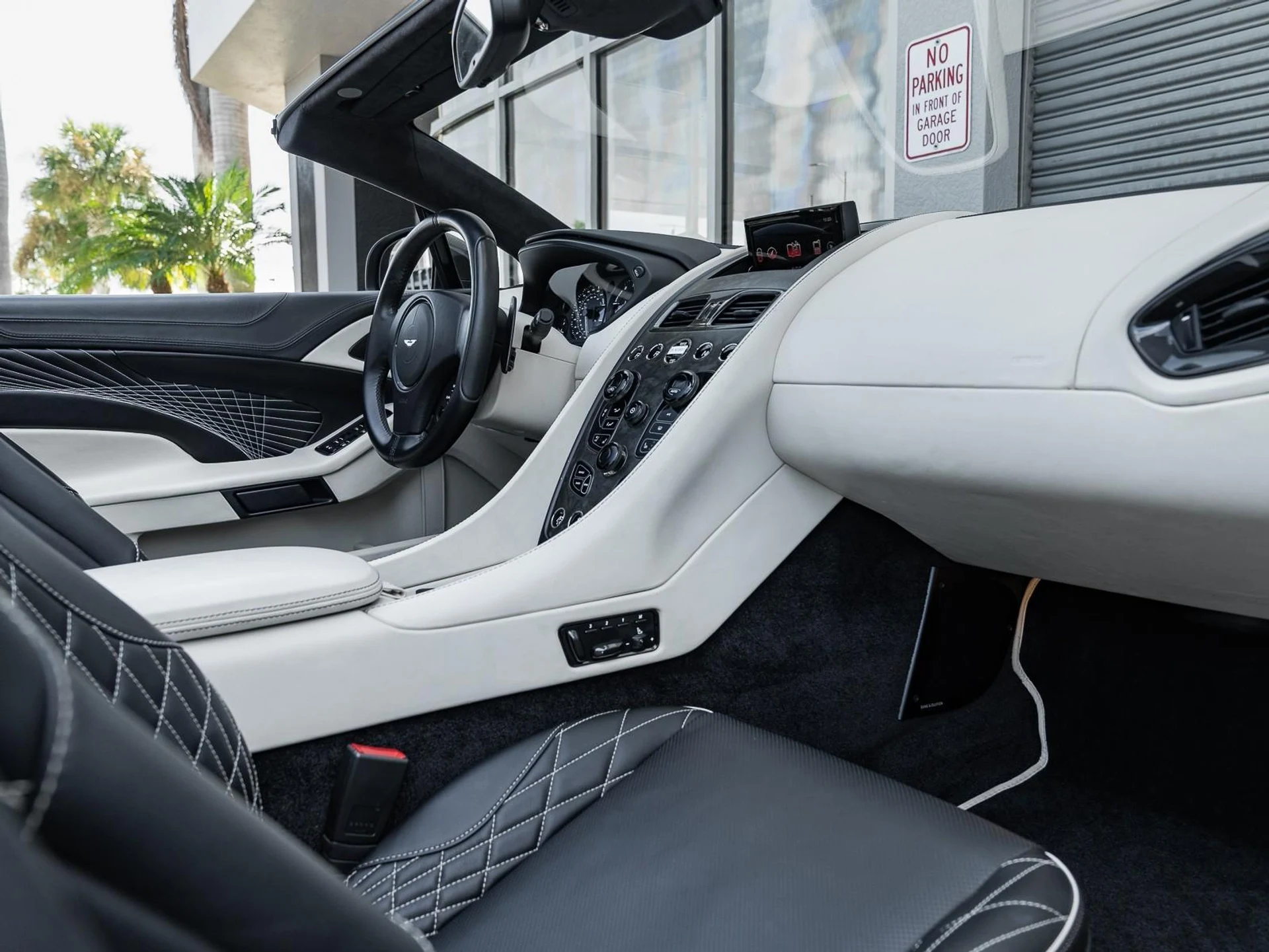 mph001_200187167_Used_2018_Aston_Martin_Vanquish_S_1759353620_4e5d91bdb2