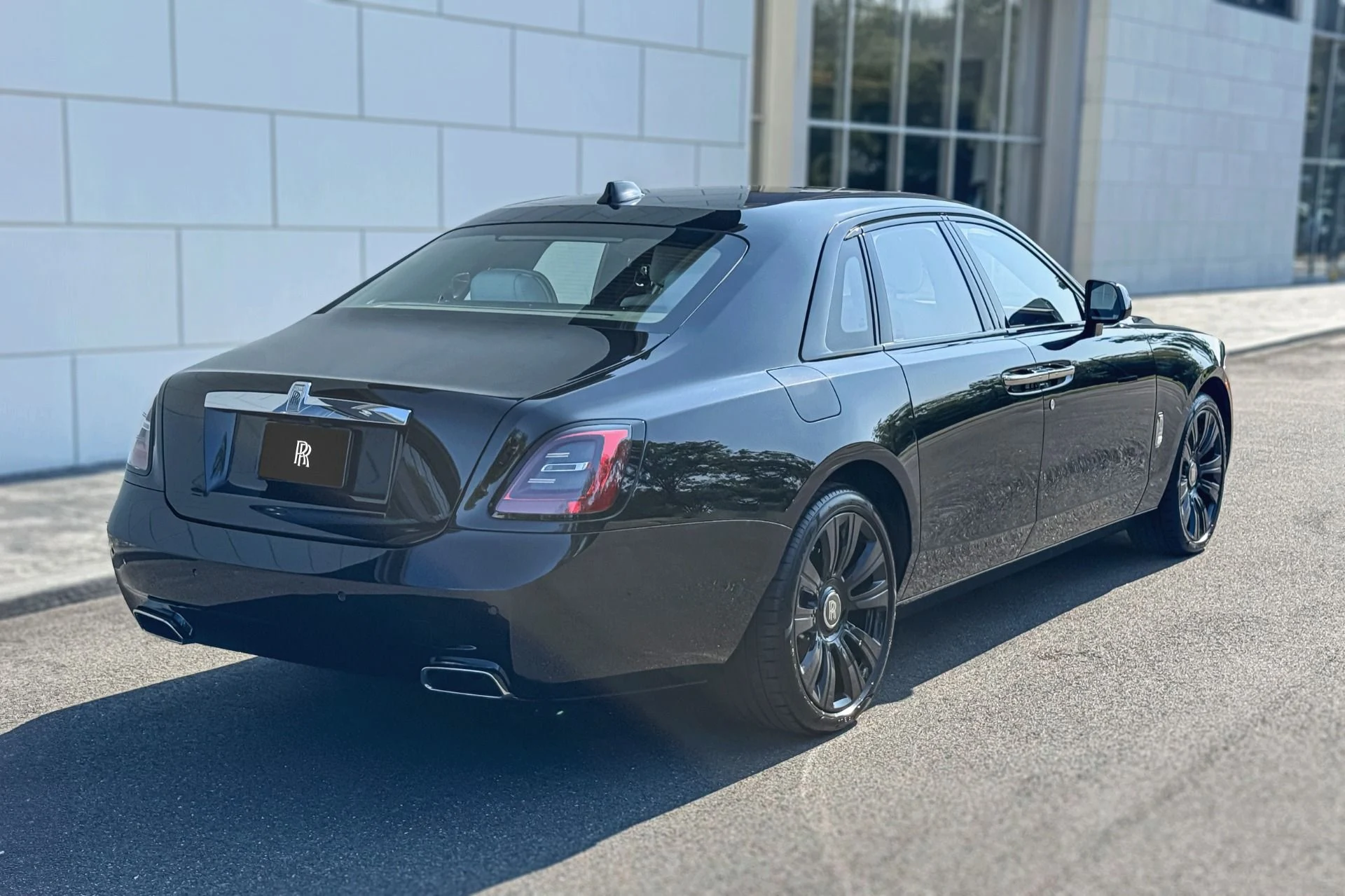 mph001_2003588696_Used_2021_Rolls_Royce_Ghost_1755072404_0dc7c10758