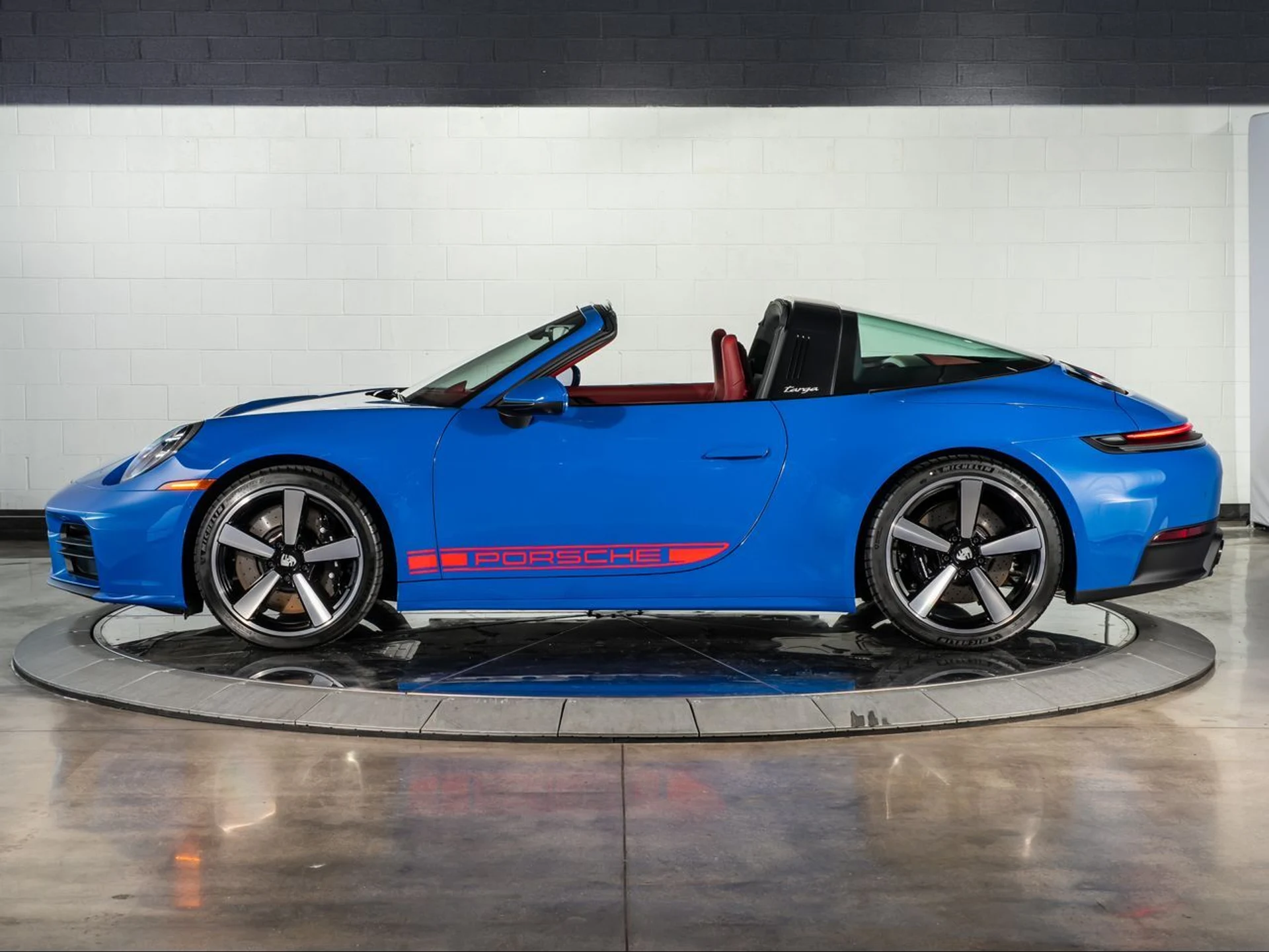 mph001_200835266_3aba9f703d5a8b9ea9d630085c6df677_b253f535ed