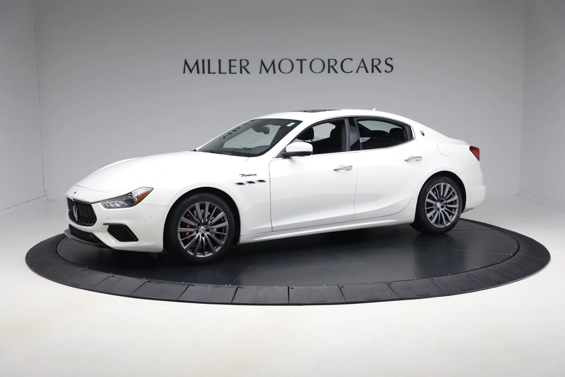 mph001_2009432941_Used_2022_Maserati_Ghibli_Modena_Q4_dba96a4c69