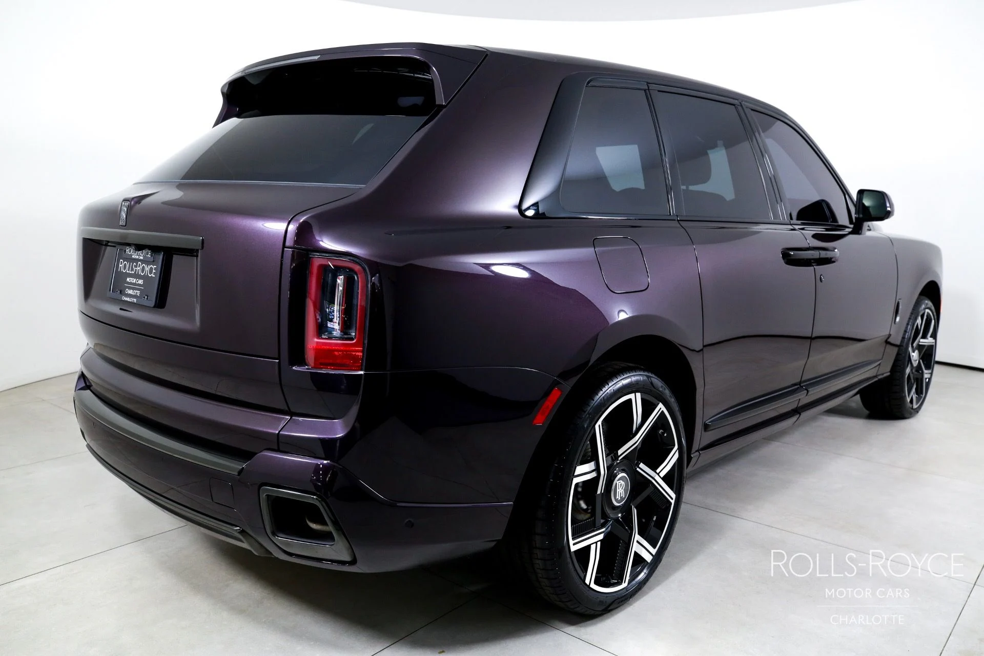 mph001_2017803655_Used_2025_Rolls_Royce_Black_Badge_Cullinan_1750950580_e10a02c6e4