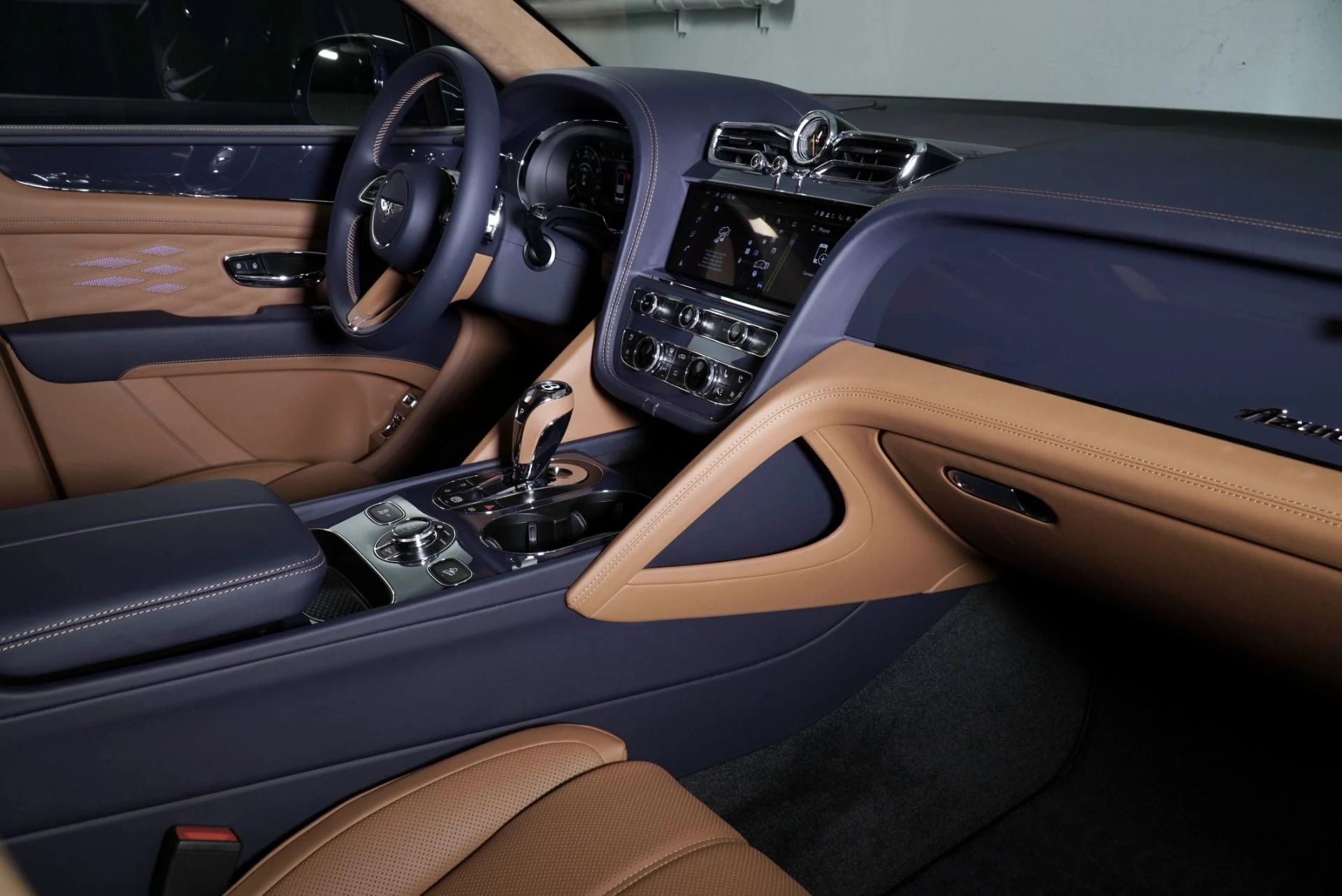 mph001_2029246113_New_2025_Bentley_Bentayga_Azure_1765905550_0b31662a1a