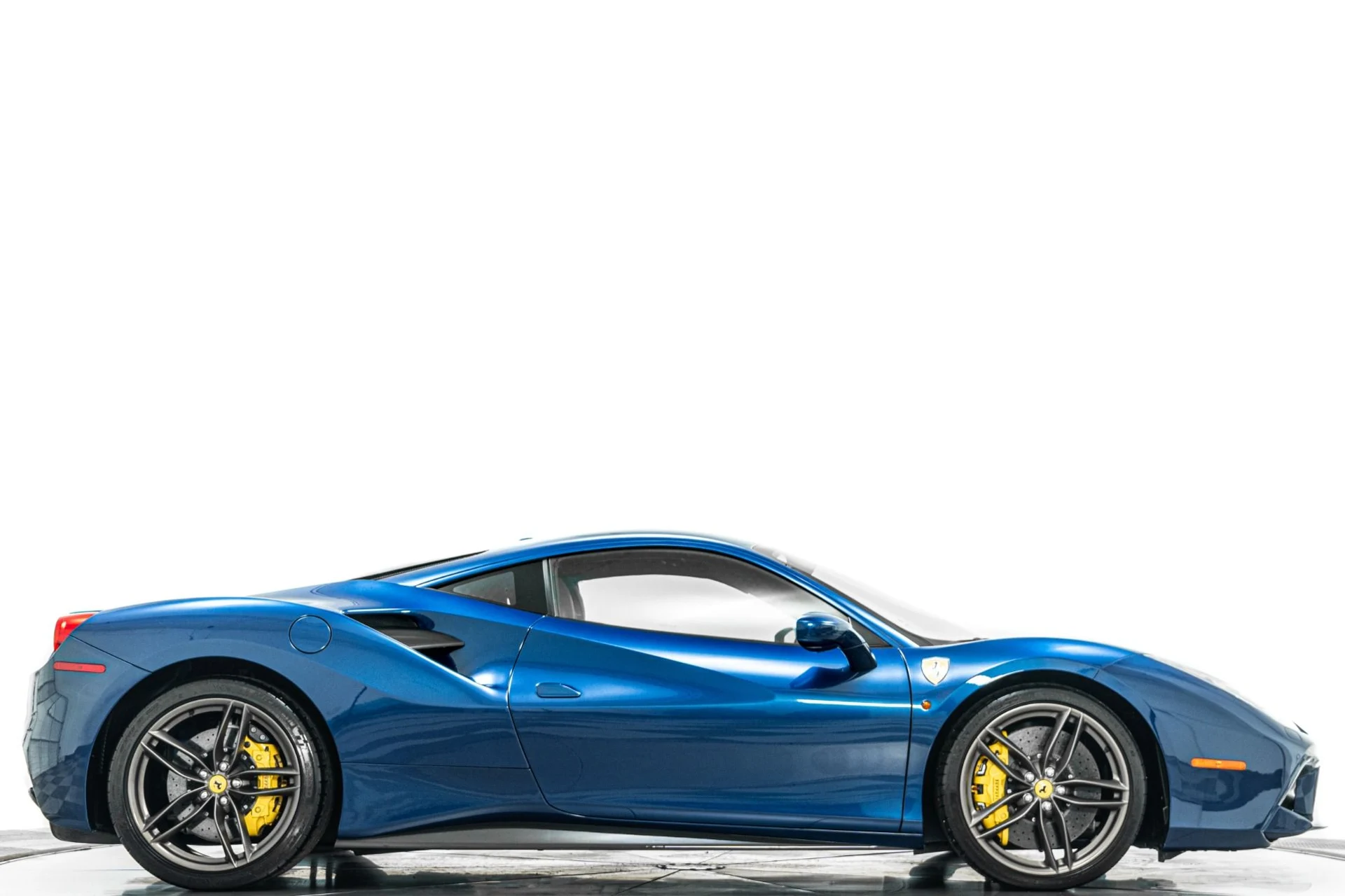 mph001_2030130310_Used_2018_Ferrari_488_GTB_1778536187_9e83470c5f