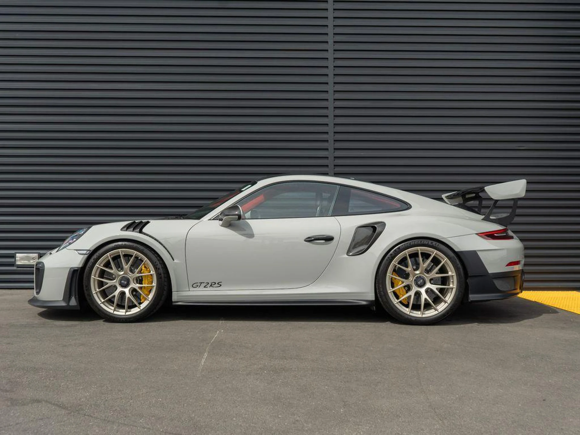 mph001_2049387779_E2_WX_Eqbm6_Qof_NQ_9n_FI_Goq_PPD_3_Fc_8cb3a6816f