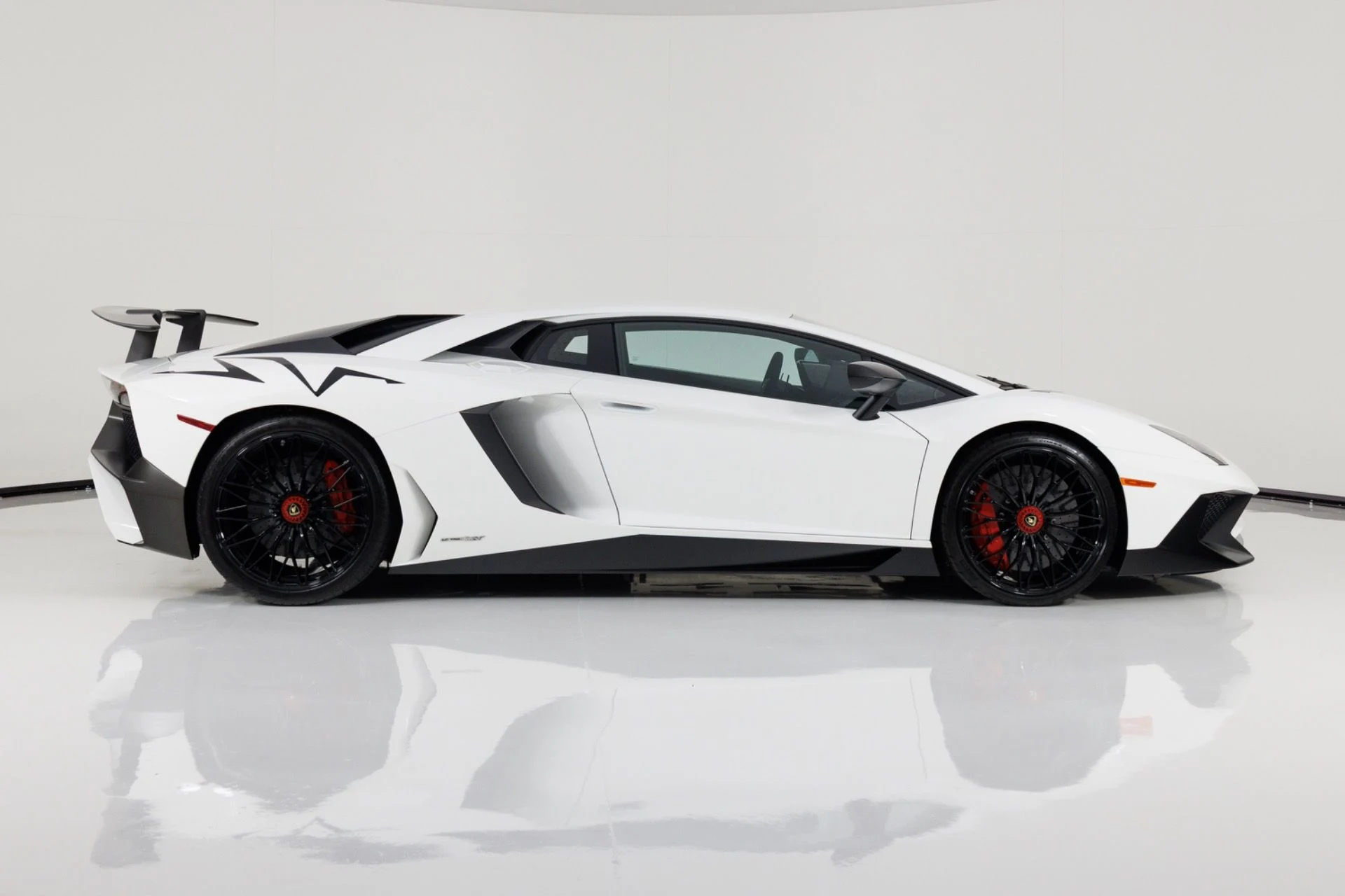 mph001_2053002864_Used_2016_Lamborghini_Aventador_LP_750_4_Superveloce_1779992498_07a0b08a42