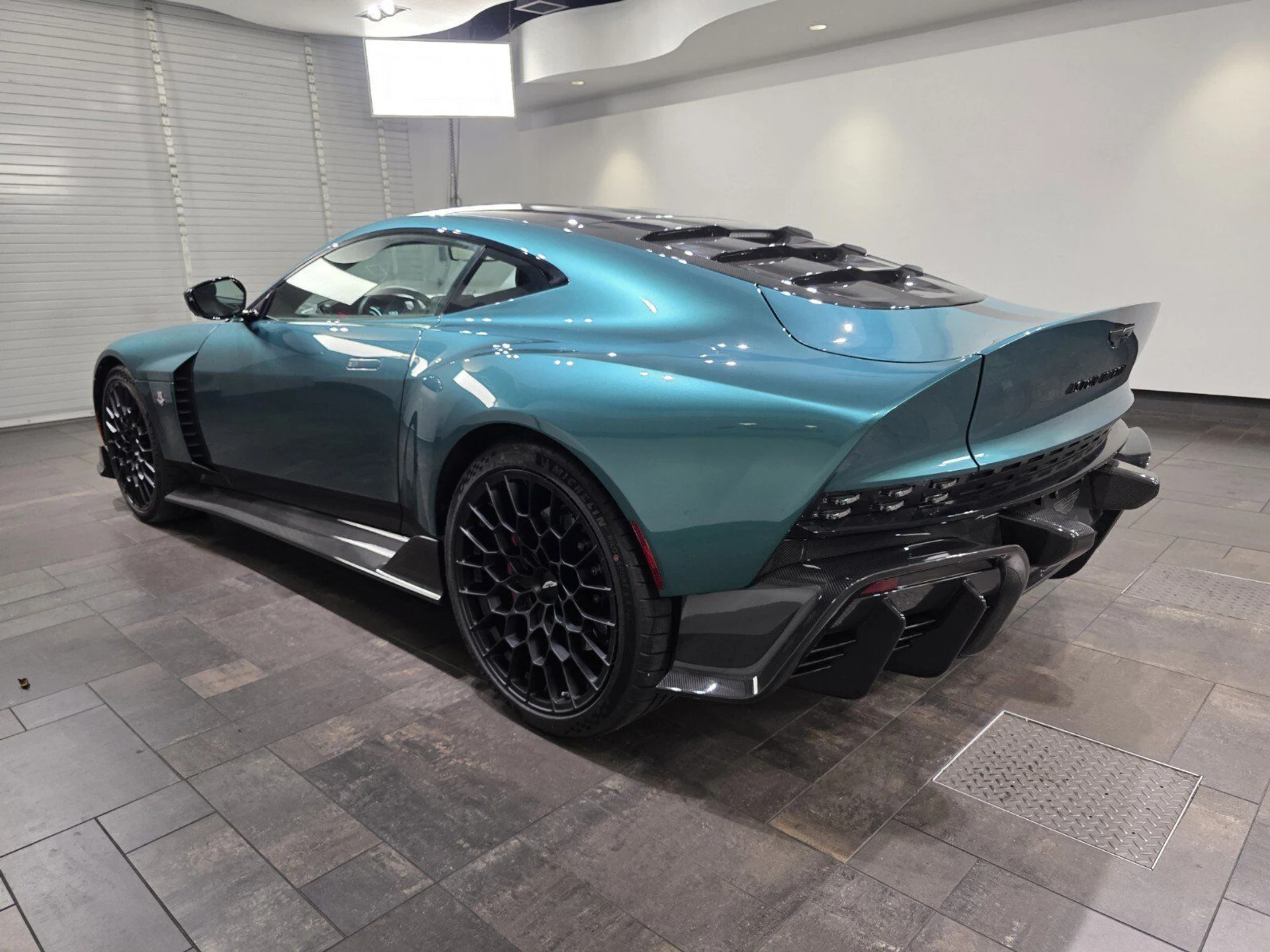 mph001_206898649_6c17e65fe2582757be05cd9800498ed8_e1411fd520