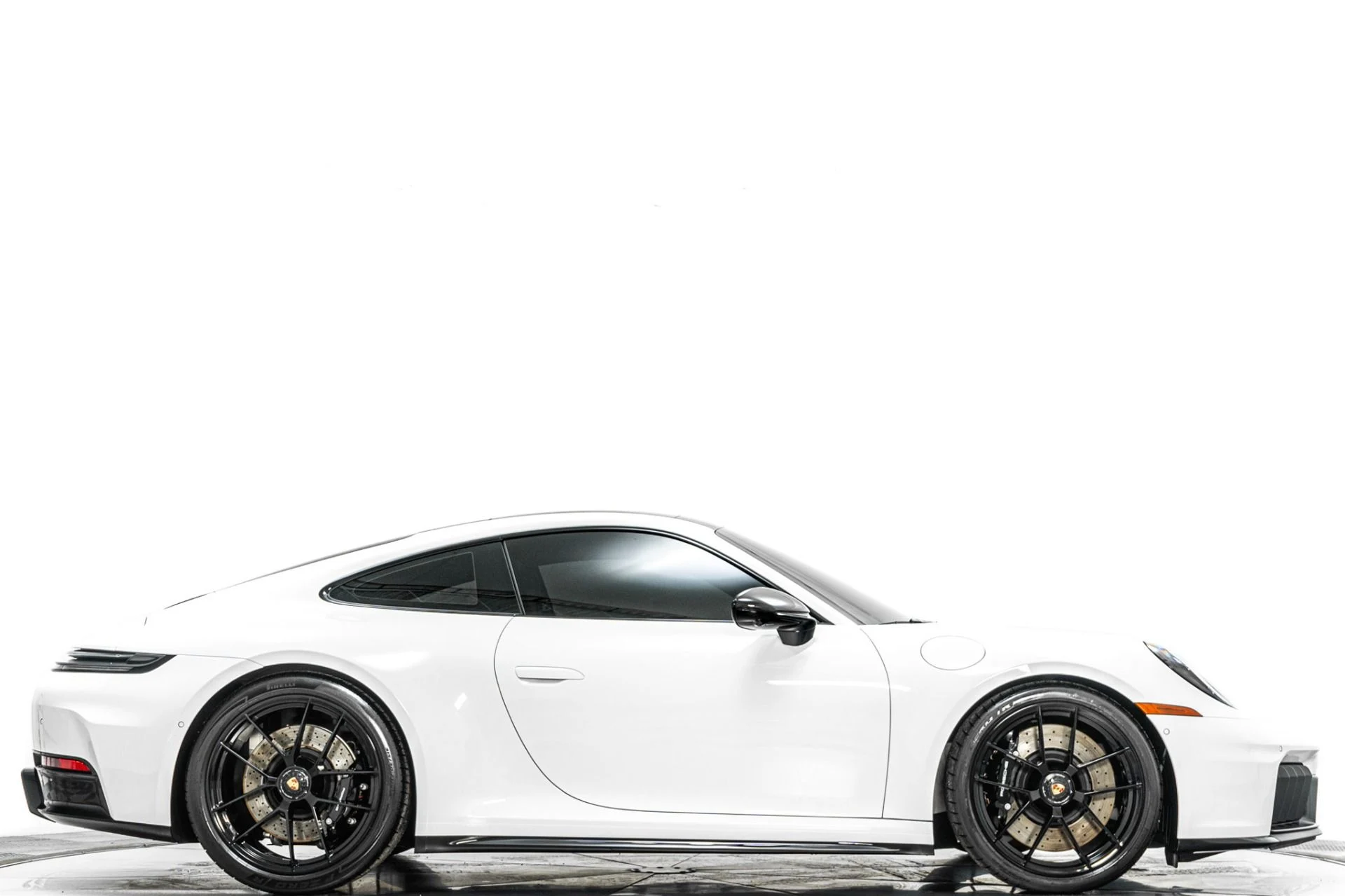 mph001_2082270925_Used_2026_Porsche_911_Carrera_4_GTS_Premium_Package_Gloss_Black_Exterior_Package_1786388126_9046b1e163