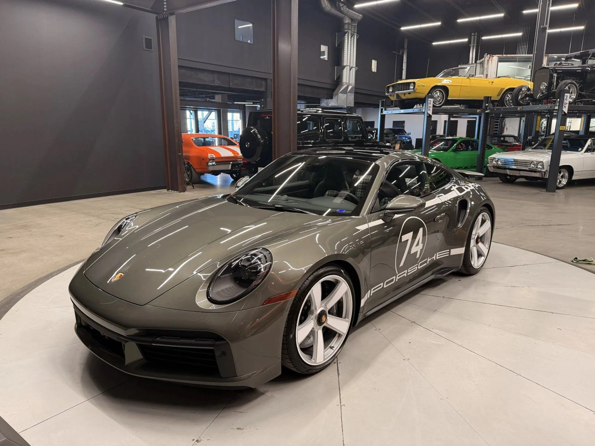 mph001_2101357470_porsche_911_2025_831b10eda8