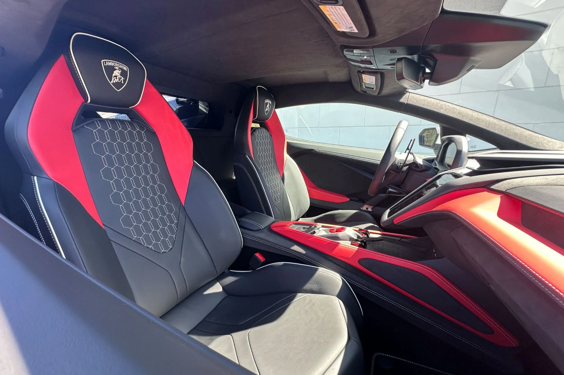 mph001_2103679009_Used_2026_Lamborghini_Revuelto_1783720229_c3defb2a88