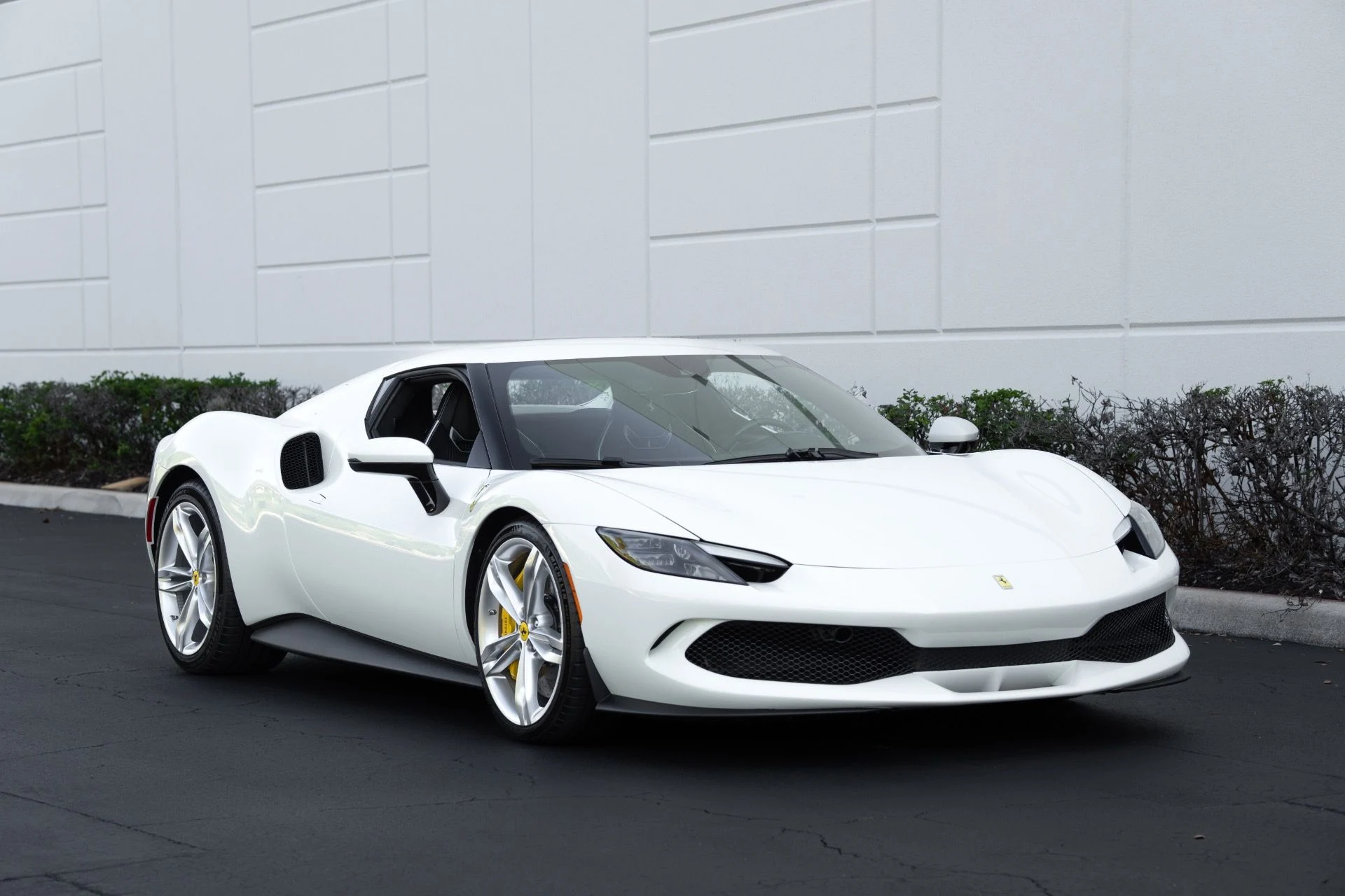 mph001_2110266506_Used_2025_Ferrari_296_GTB_1761682901_b5e4694677