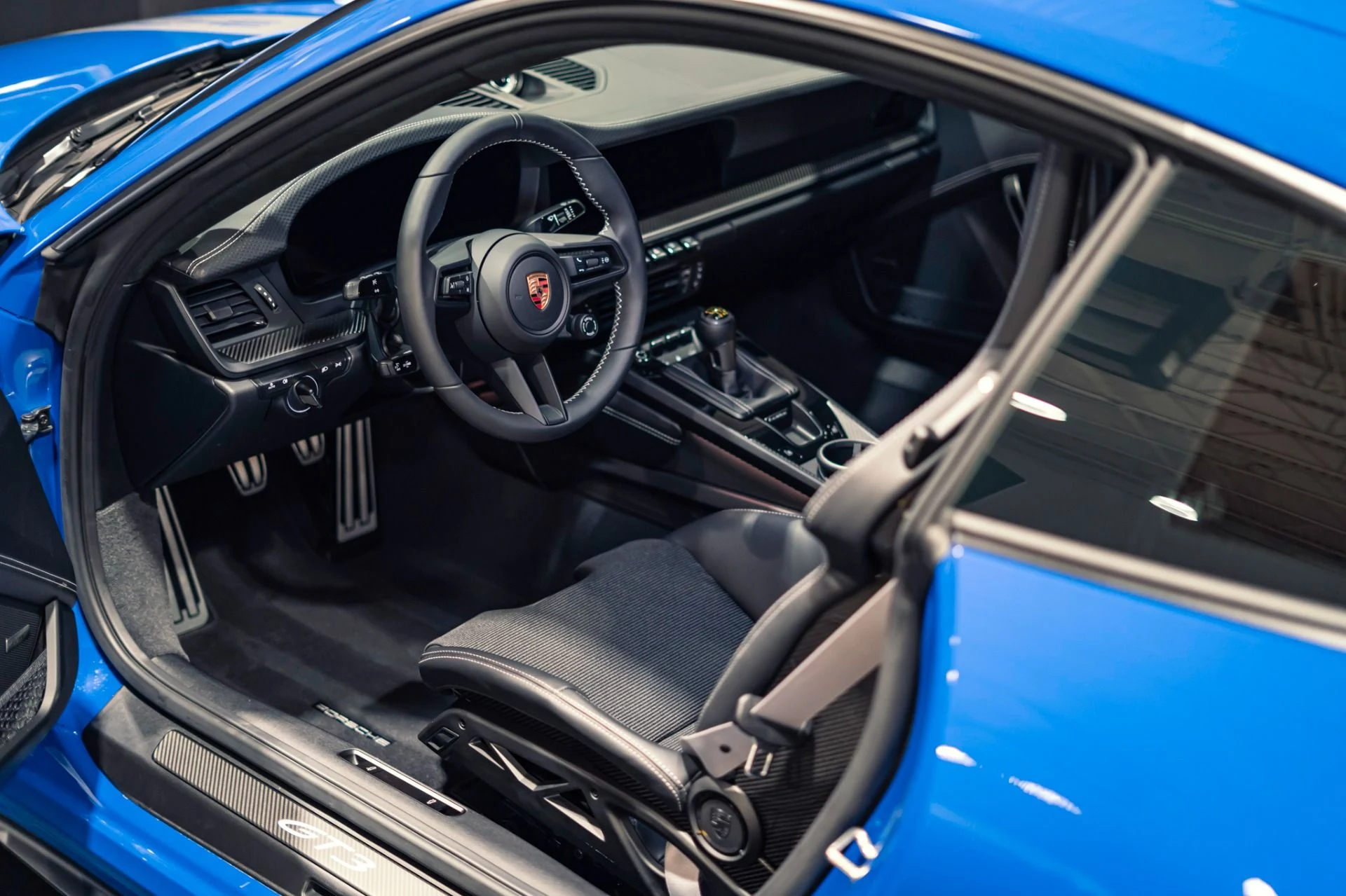 mph001_2137995602_Used_2026_Porsche_911_GT_3_Touring_Lugano_Blue_Lightweight_Package_1777381439_785b38496a