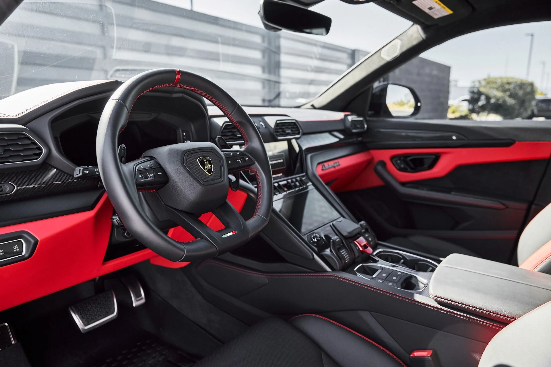 mph001_2139535396_Used_2024_Lamborghini_Urus_S_1779209002_1912ea9431