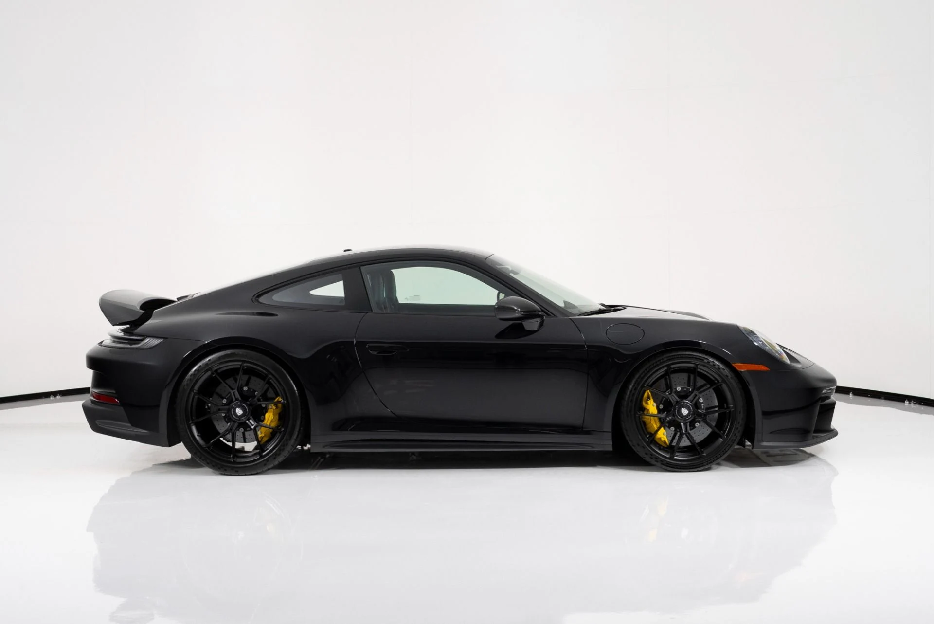 mph001_21427273_Used_2024_Porsche_911_GT_3_Touring_1752789119_6127d400d8