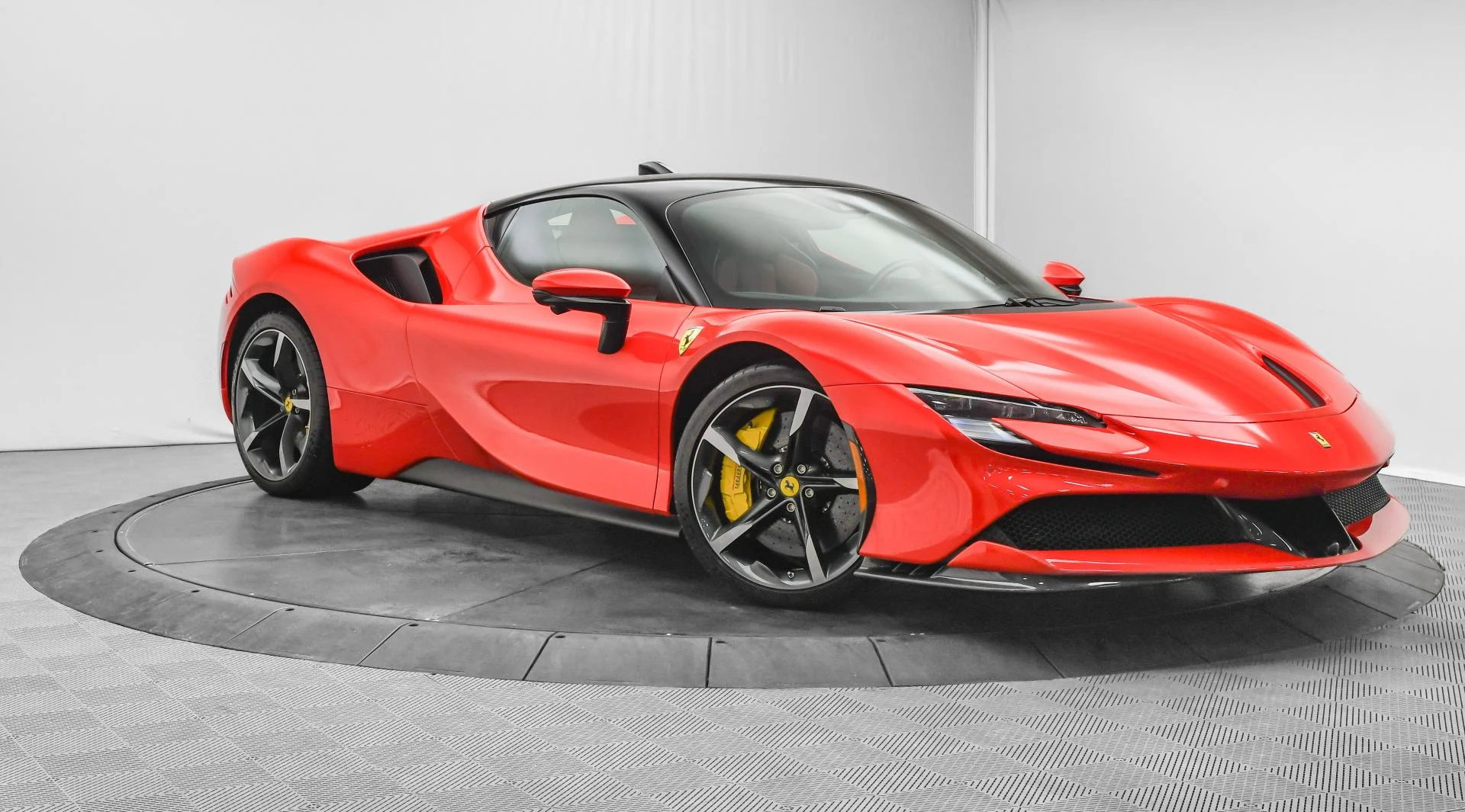 mph001_2147499446_Used_2023_Ferrari_SF_90_Stradale_1743667006_d6abb2b909