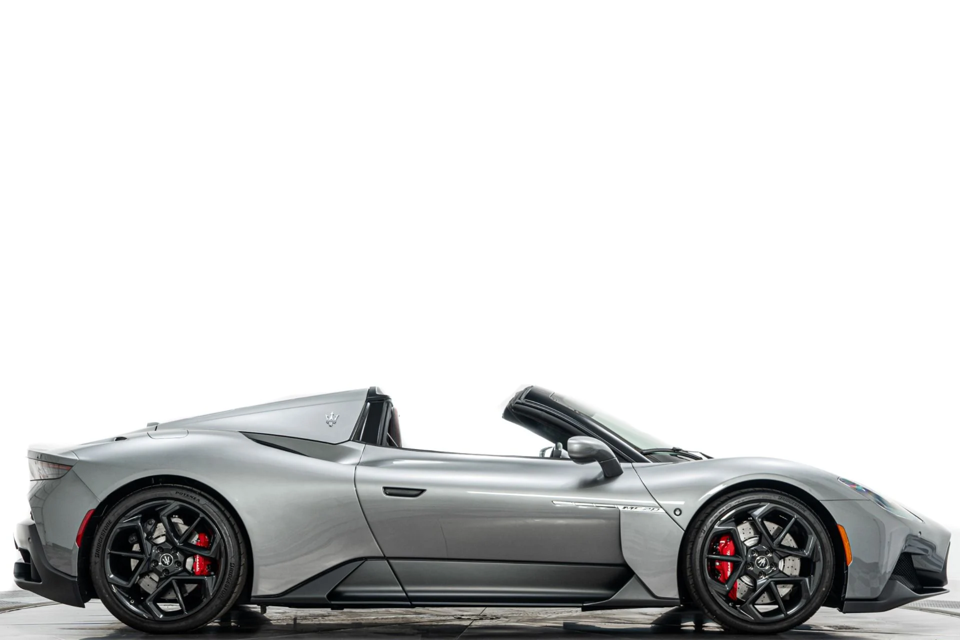 mph001_2158409866_Used_2023_Maserati_MC_20_Cielo_351_Miles_Lightweight_Racing_Seats_Interior_Carbon_Fiber_Package_1774034660_c349c5ac4a