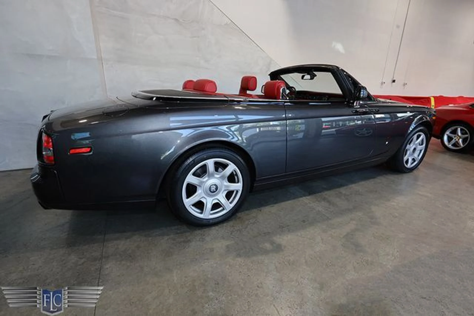 mph001_2161428100_used_2017_rolls_royce_phantom_drophead_coupe_9689_23040582_5_640_5c23bbddc2