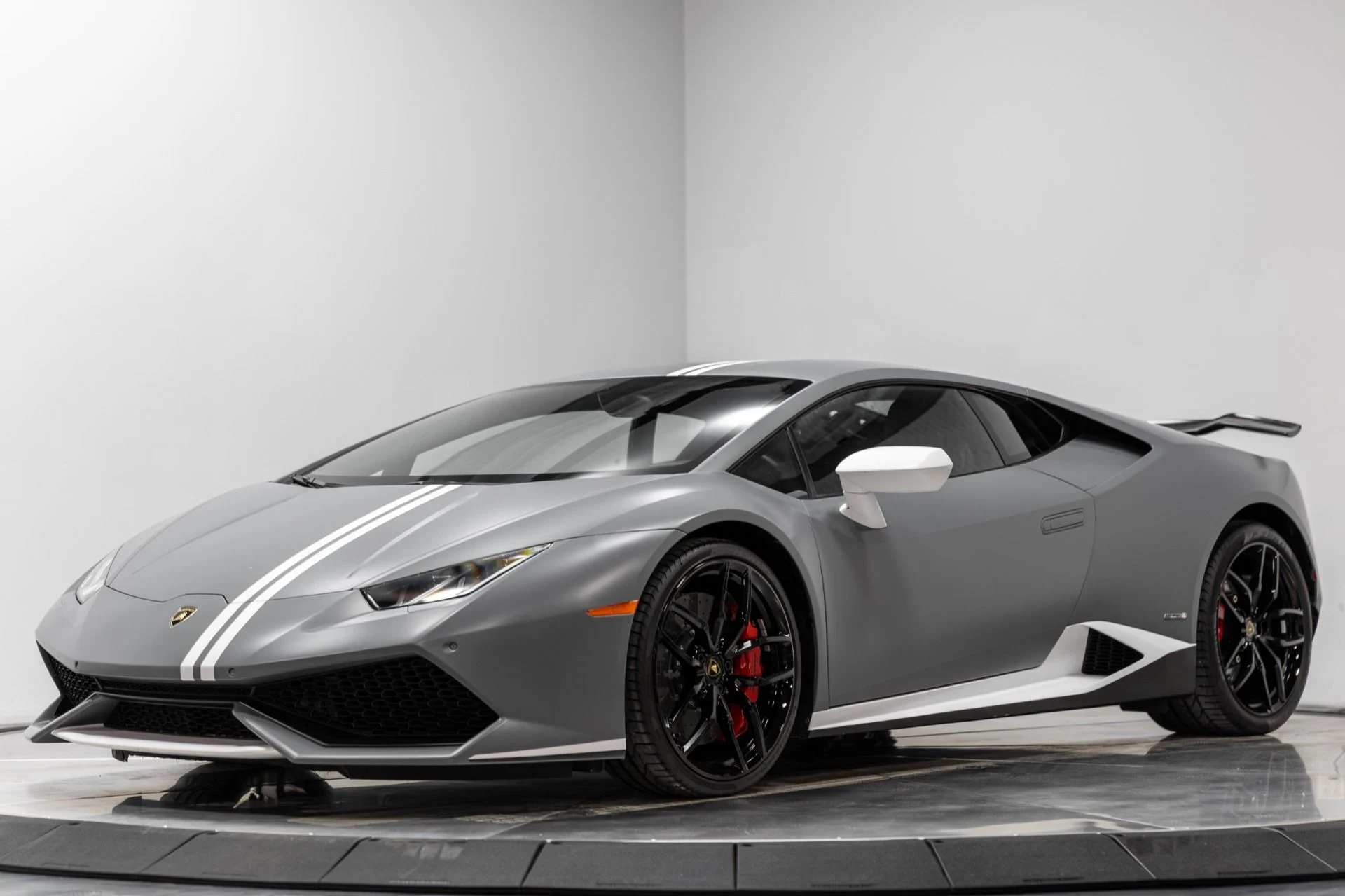 mph001_2162633738_Used_2017_Lamborghini_Huracan_1765410052_07d37f7714