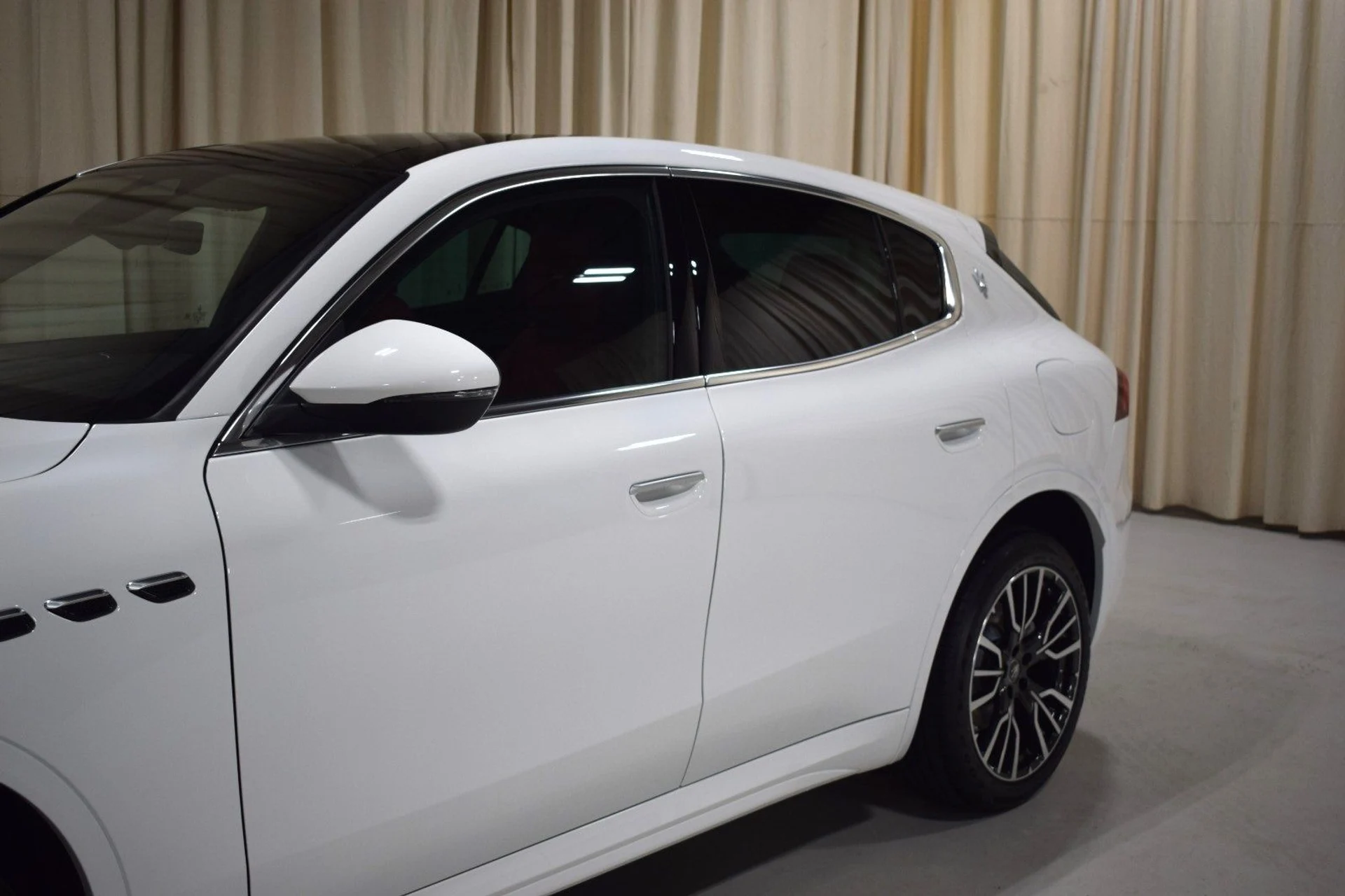 mph001_21671822_01127f9e5ca1de069b7084845d1289b3x_1c054ecff5