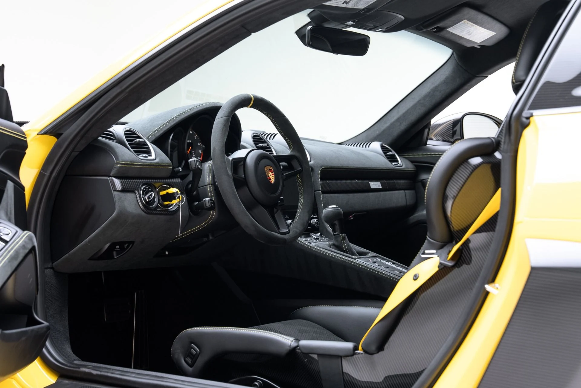 mph001_2196766714_Used_2024_Porsche_718_Cayman_GT_4_RS_1775511445_d2724fdeda