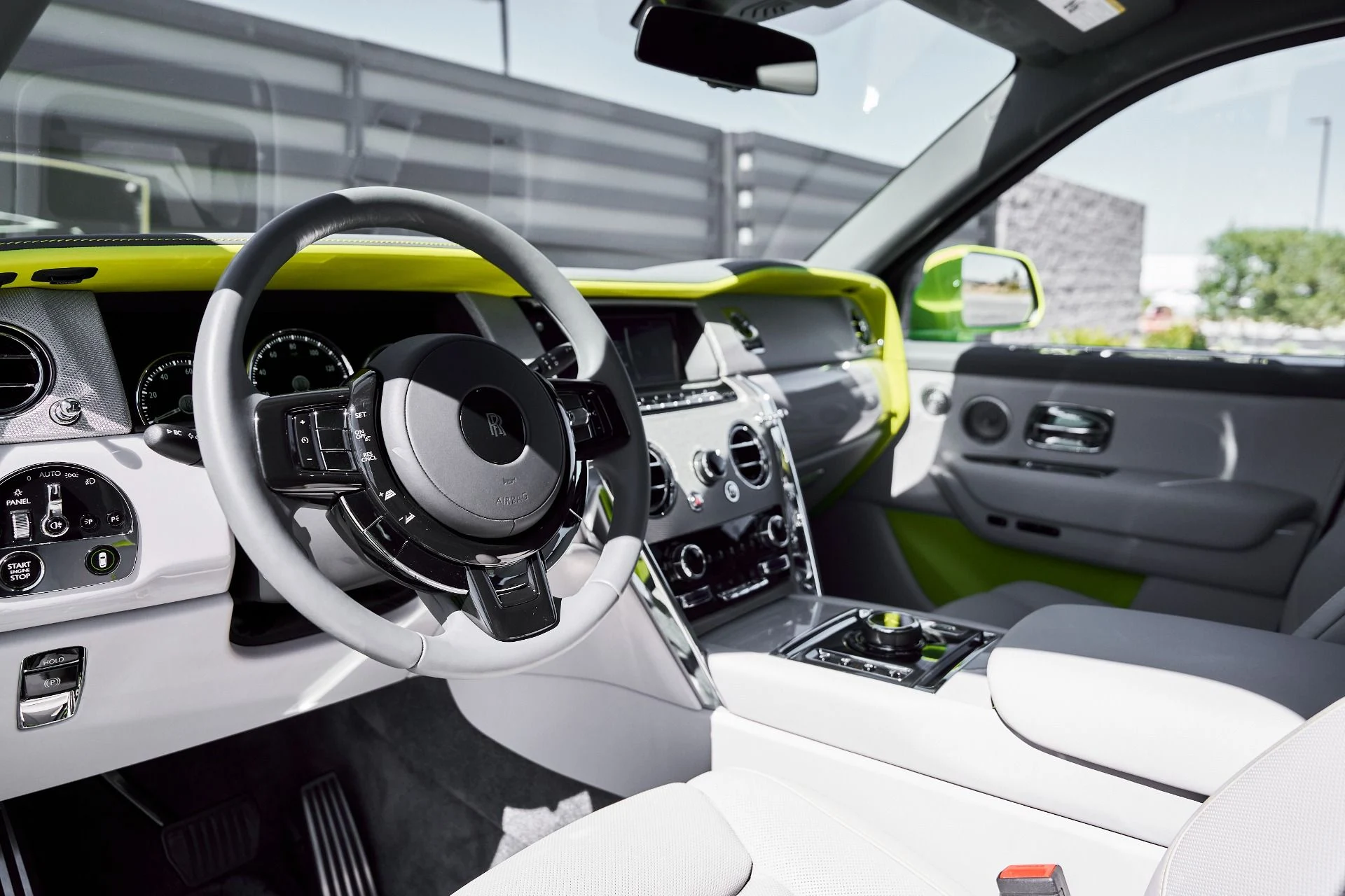 mph001_2217723701_Used_2024_Rolls_Royce_Cullinan_Base_1773162554_2d1e60c499