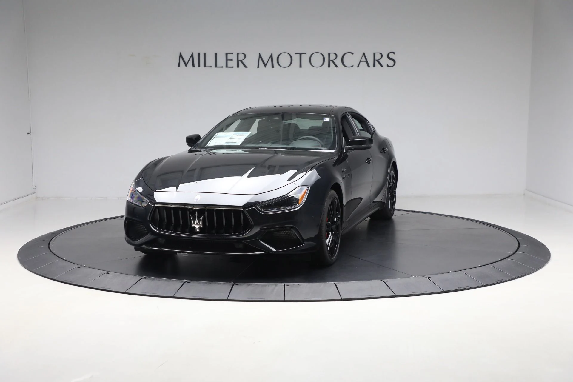 mph001_2219009371_New_2024_Maserati_Ghibli_Modena_Ultima_Q4_fbedb54f1f