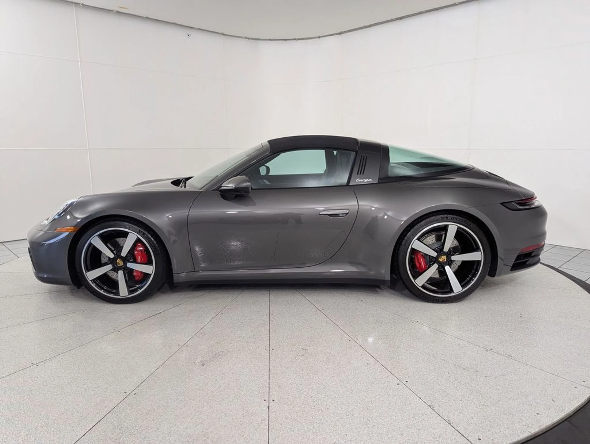 mph001_2222565831_f4f2bcd17a6e3c70d557f401b8ca5ff9x_f049e95f91