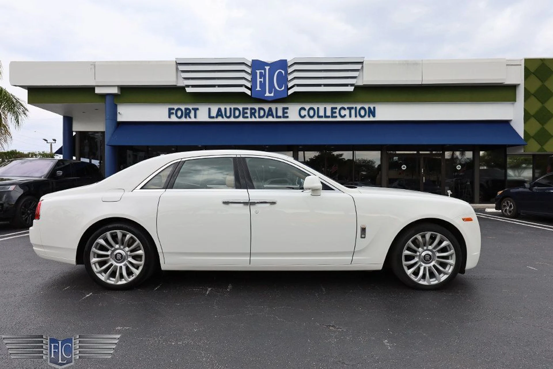 mph001_2222755378_used_2014_rolls_royce_ghost_4drsedan_6305_22786117_2_1024_91d4622a93