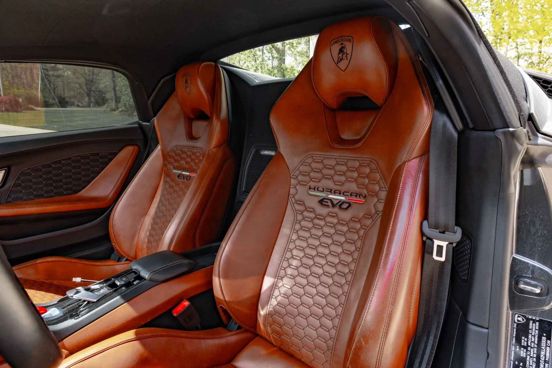 mph001_2228718549_Used_2020_Lamborghini_Huracan_EVO_Spyder_1777655683_86028fa14b
