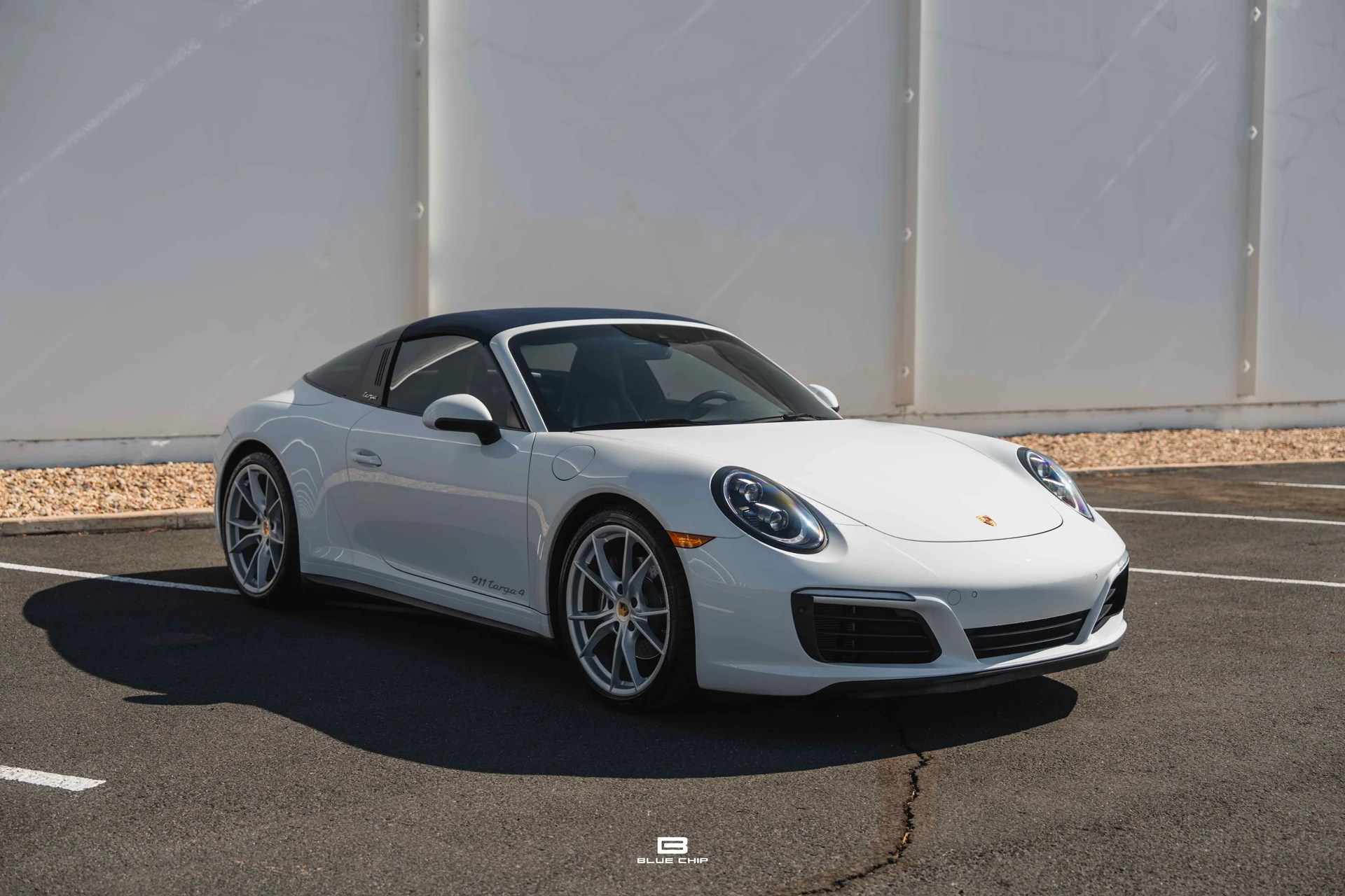 mph001_2236654869_6a3082604f645b11613f980b_2019_Porsche_911_01_8840f82779