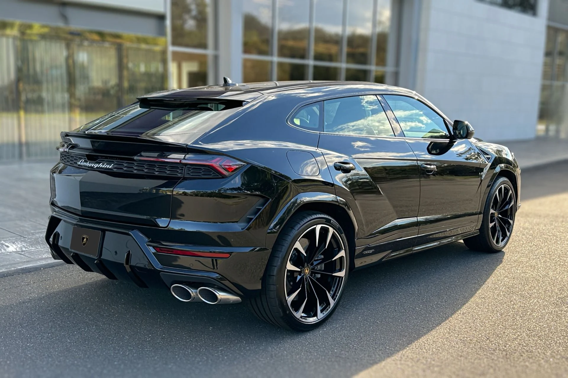 mph001_2239297377_New_2026_Lamborghini_Urus_SE_1791809466_28674f2315