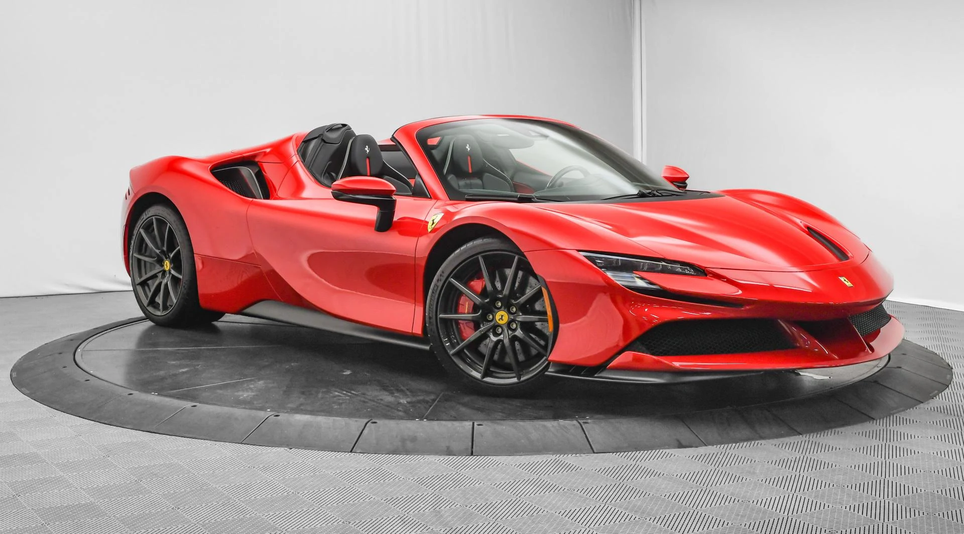 mph001_224165038_Used_2022_Ferrari_SF_90_Spider_1753776120_29c8e46046