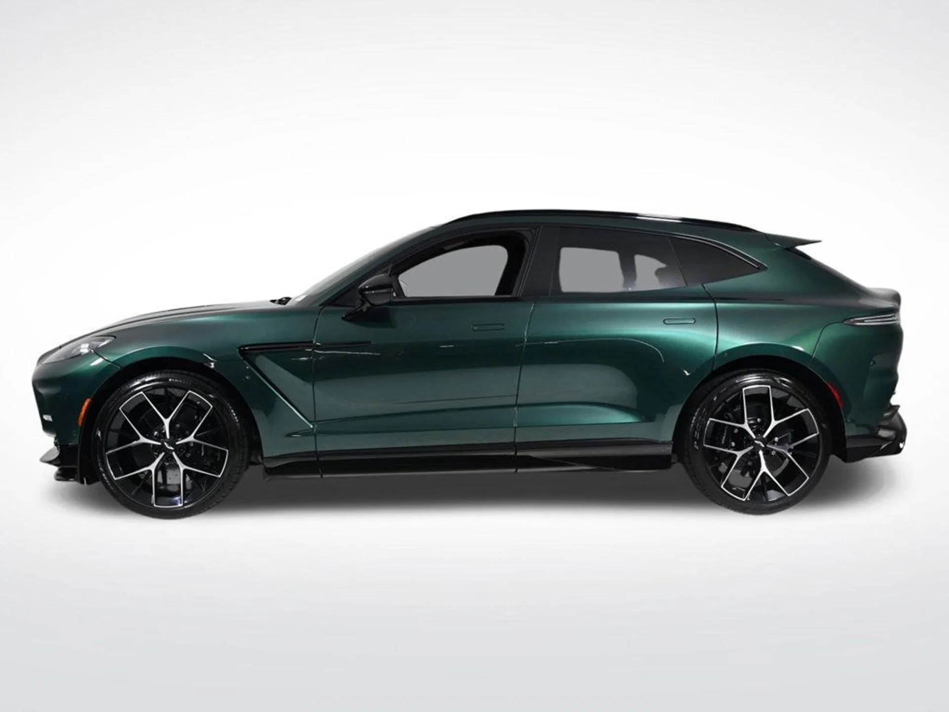 mph001_2245050081_new_2026_aston_martin_dbx_707awd_11350_22968776_2_1024_d16e7394e2