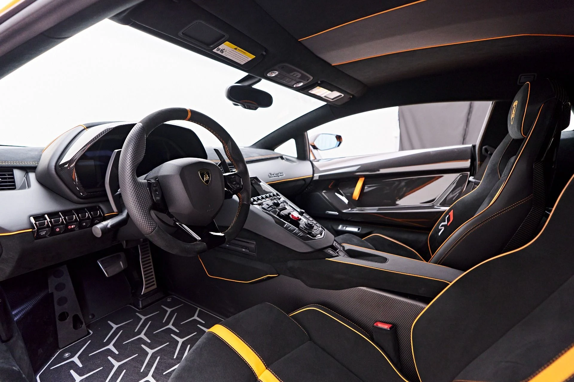 mph001_2248421776_Used_2021_Lamborghini_Aventador_SVJ_Base_1755224573_6bd5d62a5d