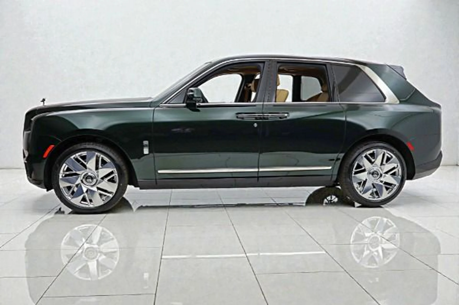 mph001_225435527_New_2026_Rolls_Royce_Cullinan_fe973e7f04