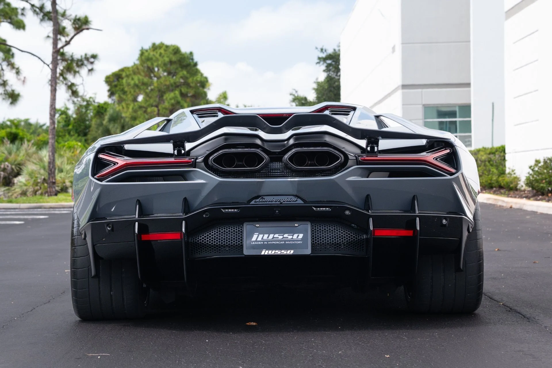 mph001_2259294897_Used_2024_Lamborghini_Revuelto_1778880537_480734229b