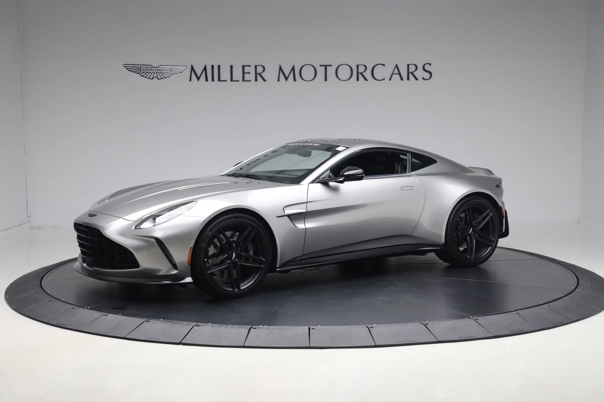 mph001_2262814010_New_2025_Aston_Martin_Vantage_4c9c42a6da
