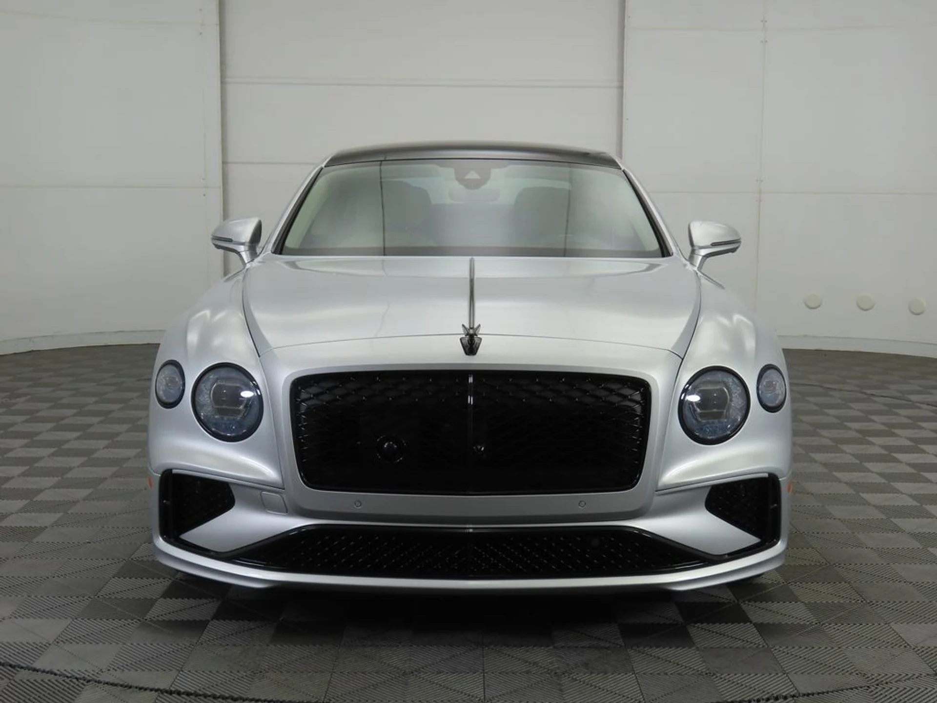 mph001_2267880324_new_2025_bentley_flying_spur_blackeditionsedan_8119_22910536_2_1024_07b96e87b2