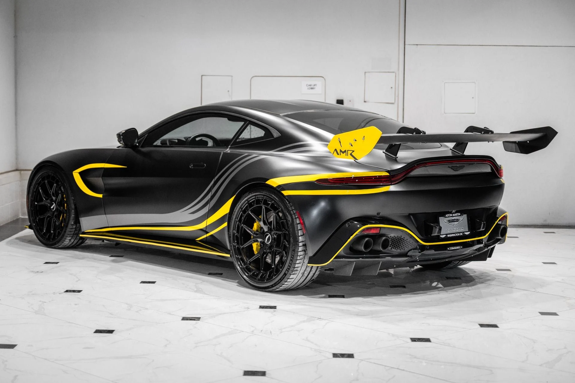 mph001_2268022535_Used_2019_Aston_Martin_Vantage_1765989078_d042ac7874