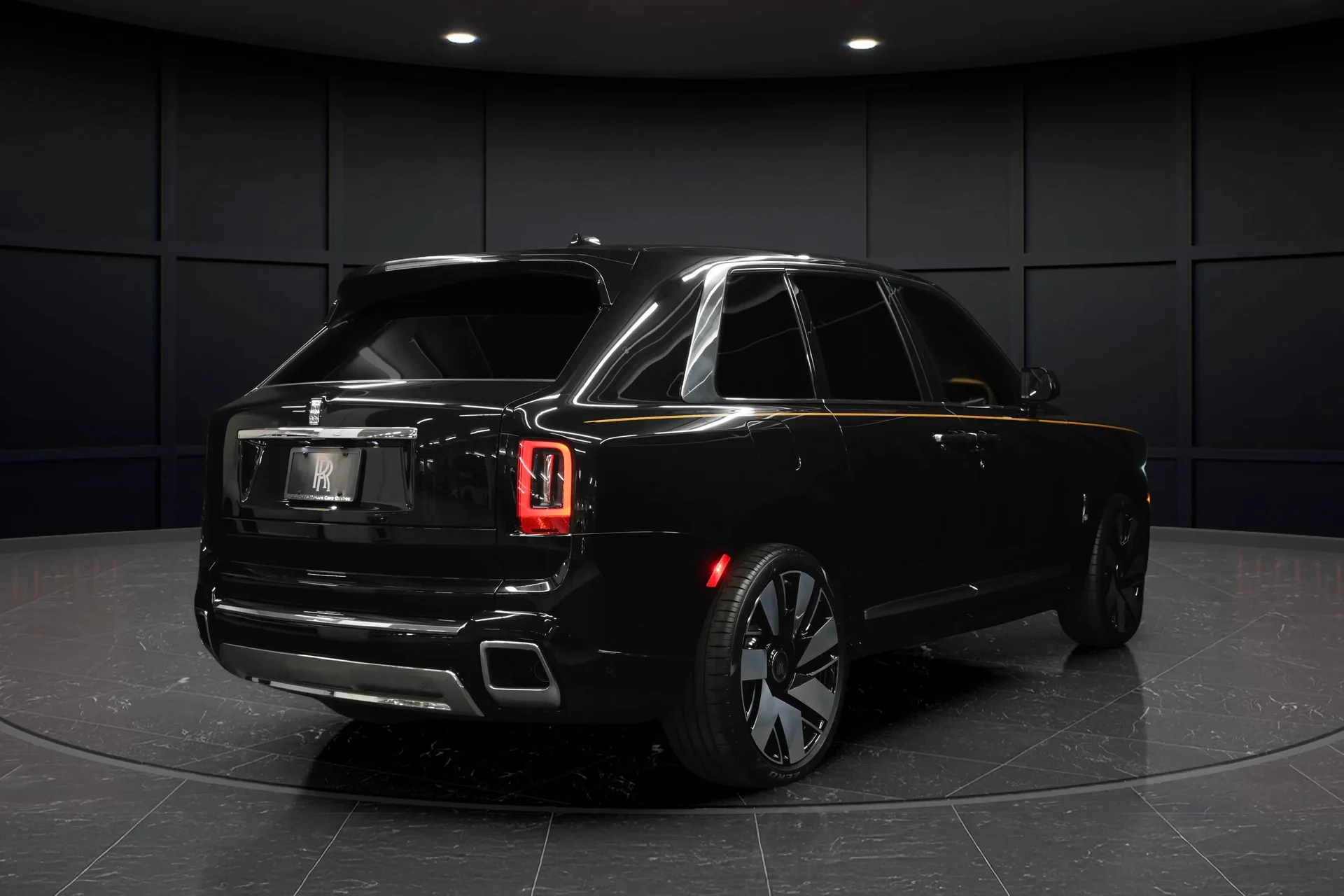 mph001_2268250197_8ec432bc_a4f6_42a2_a154_8c0f75509d66_202520_Rolls_Royce20_Cullinan20282502729_40_0c52920c90