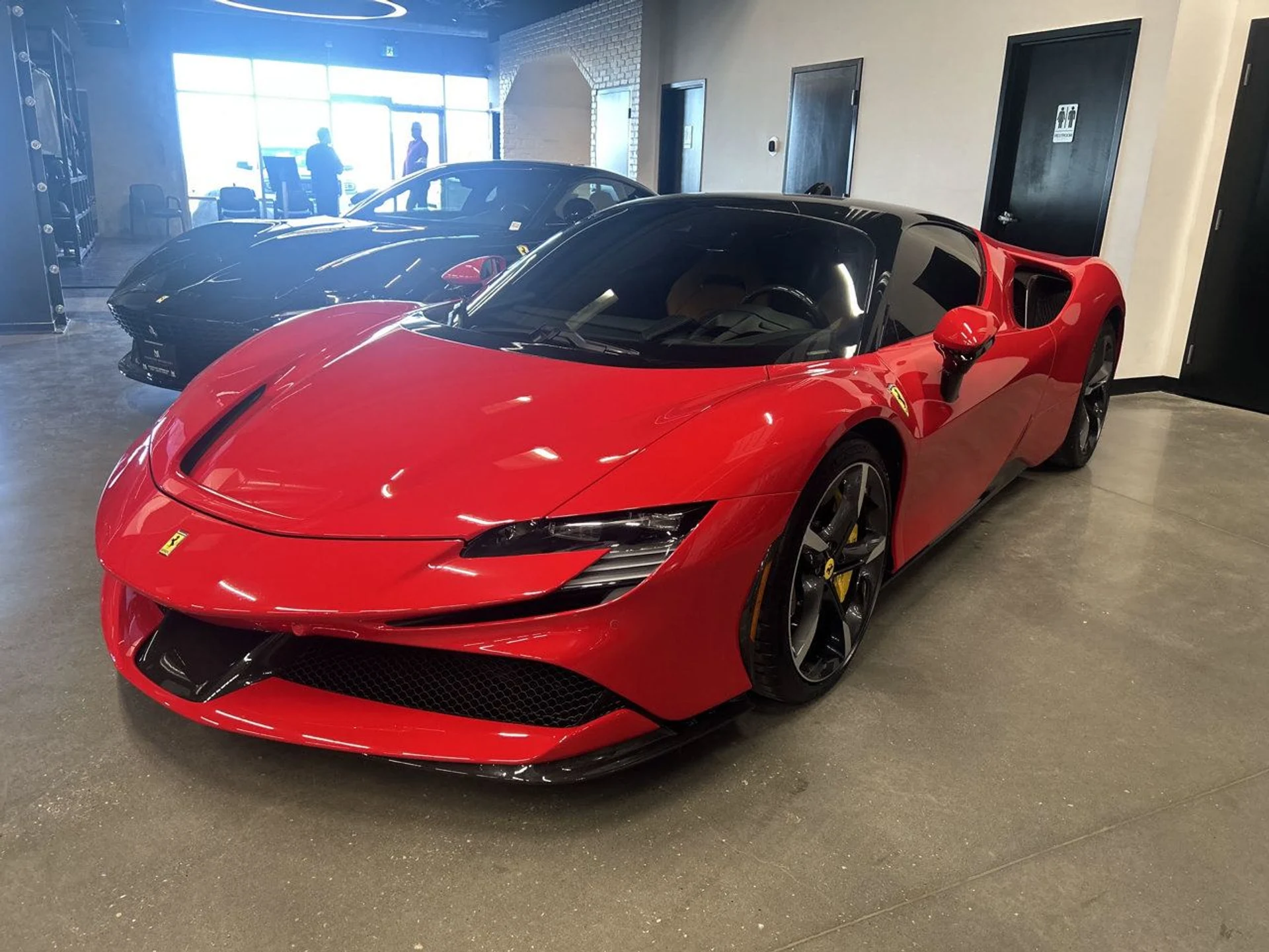 mph001_2280403290_ferrari_sf90_stradale_2023_5fcb59ff75