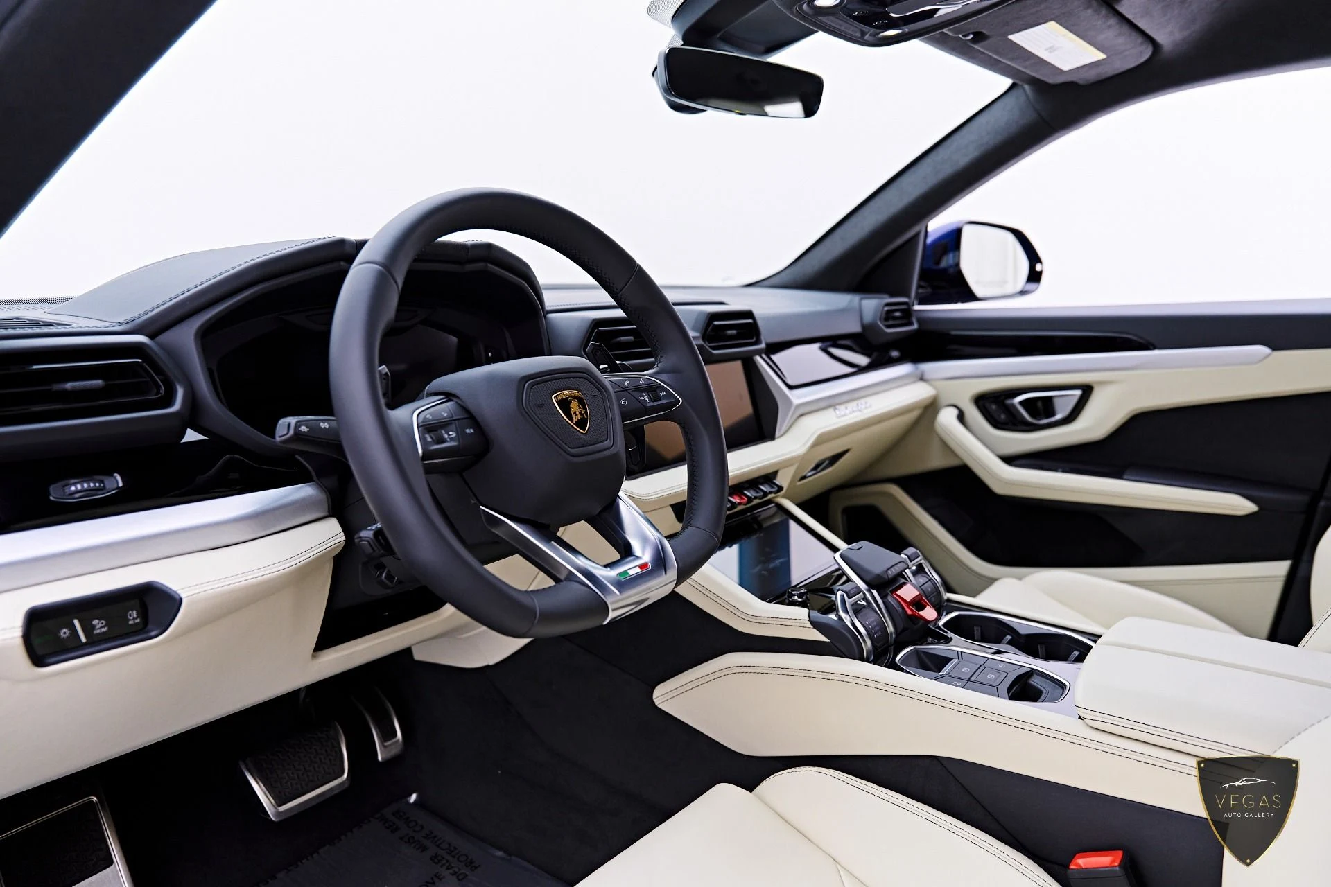 mph001_2282572574_Used_2026_Lamborghini_Urus_SE_1783419593_3eb697776e
