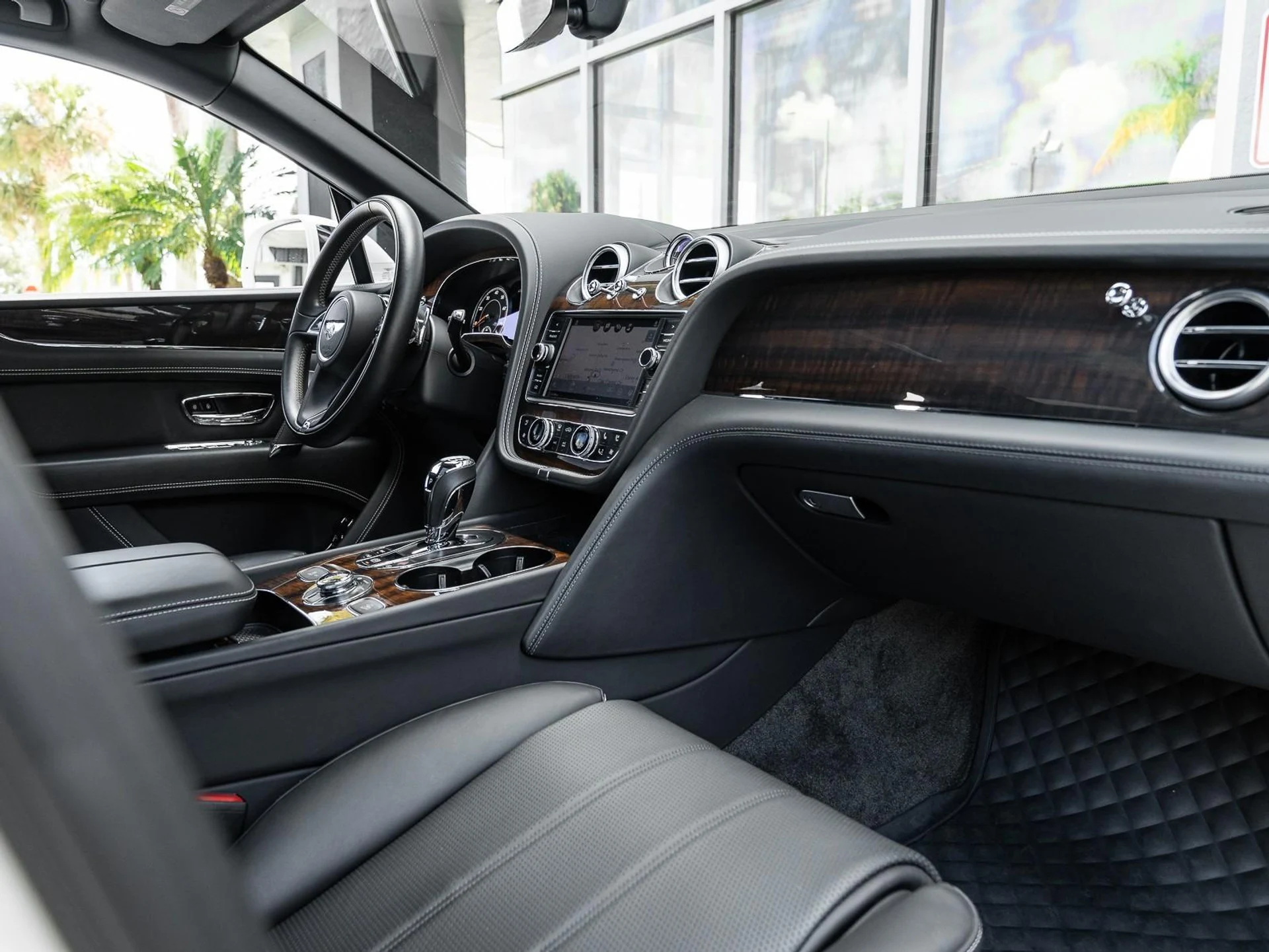 mph001_2285299243_Used_2018_Bentley_Bentayga_W12_Signature_1761171384_2e037e4e65