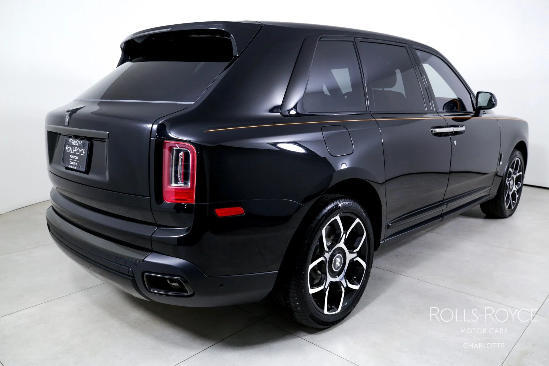 mph001_2295316447_Used_2024_Rolls_Royce_Black_Badge_Cullinan_1746460857_8c11b64d2b