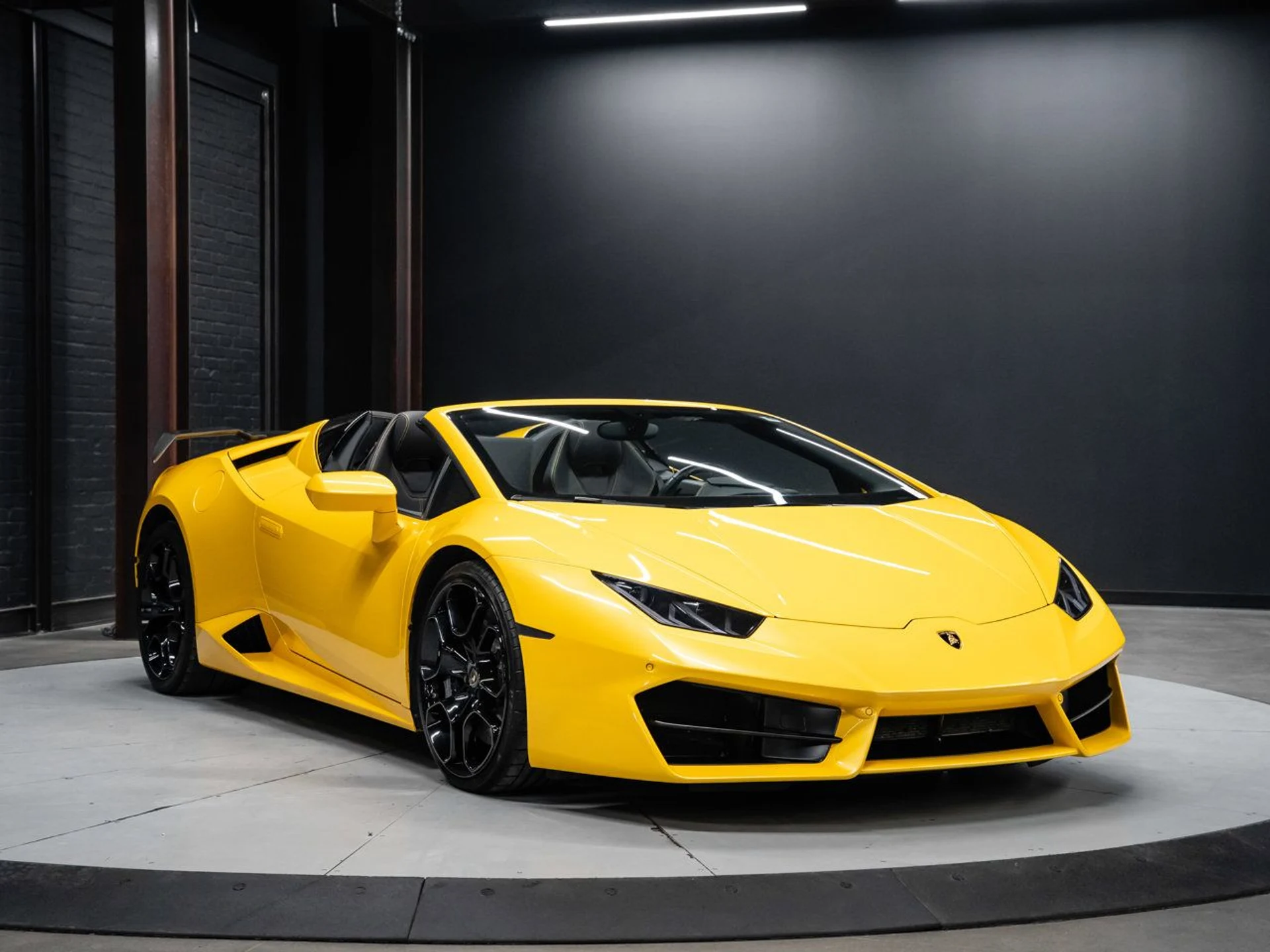 mph001_2296213513_lamborghini_huracan_2017_b5a88471f8