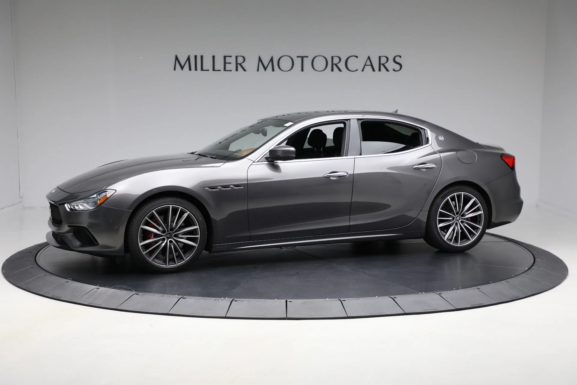 mph001_2299947543_Used_2021_Maserati_Ghibli_S_Q4_585b73c319