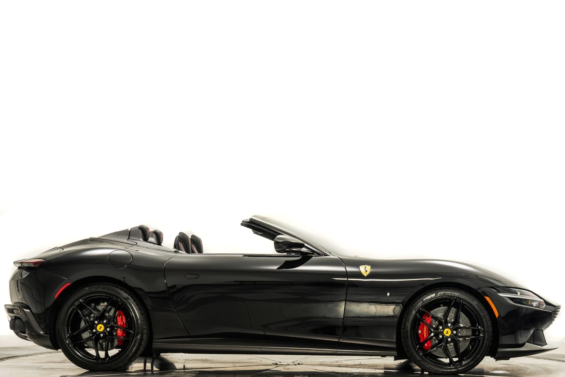 mph001_2302100319_Used_2024_Ferrari_Roma_Spider_1759261695_2cbcf89435
