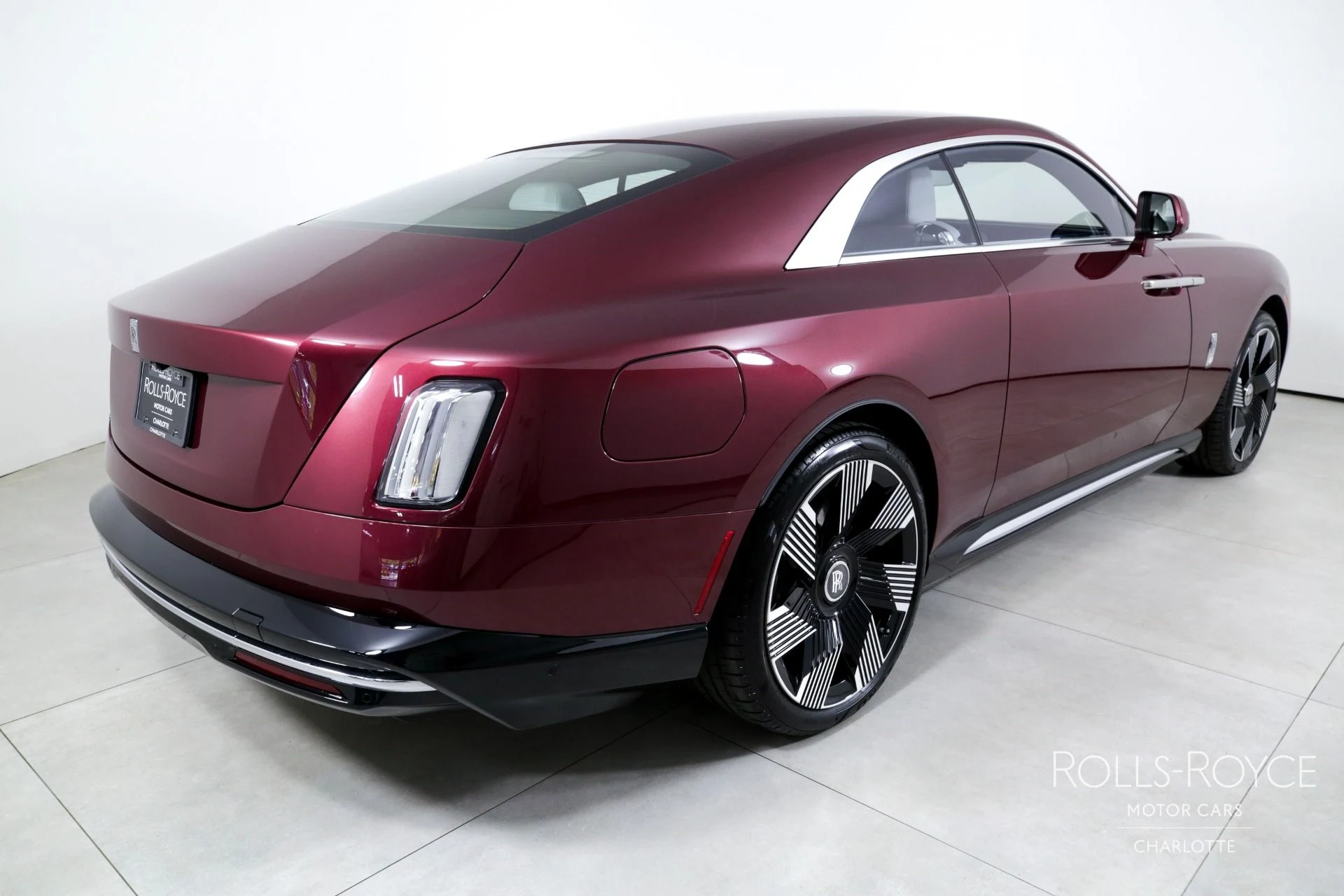 mph001_2308060518_Used_2024_Rolls_Royce_Spectre_1744735050_93d2600aa6