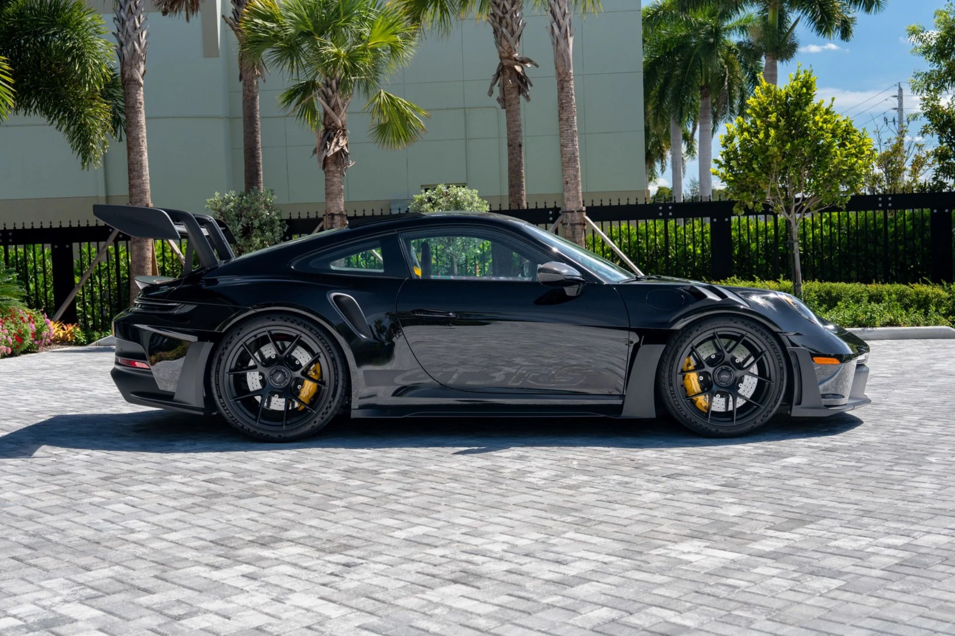 mph001_2330747931_Used_2025_Porsche_911_GT_3_RS_1790719771_ff69ad2983