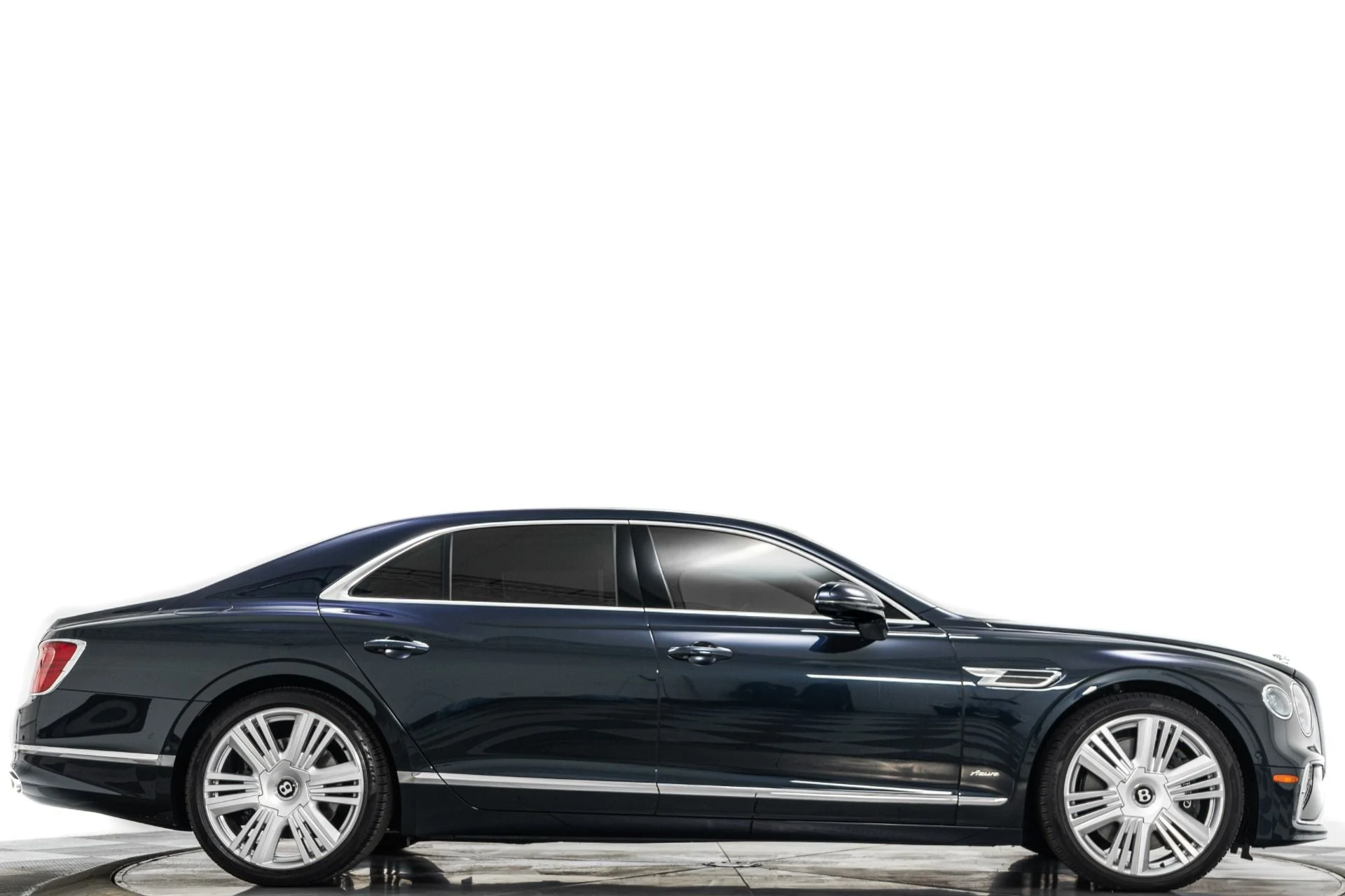 mph001_2343010821_Used_2026_Bentley_Flying_Spur_Azure_Bang_and_Olufsen_Audio_Mulliner_Driving_Specification_1778702450_118666b068