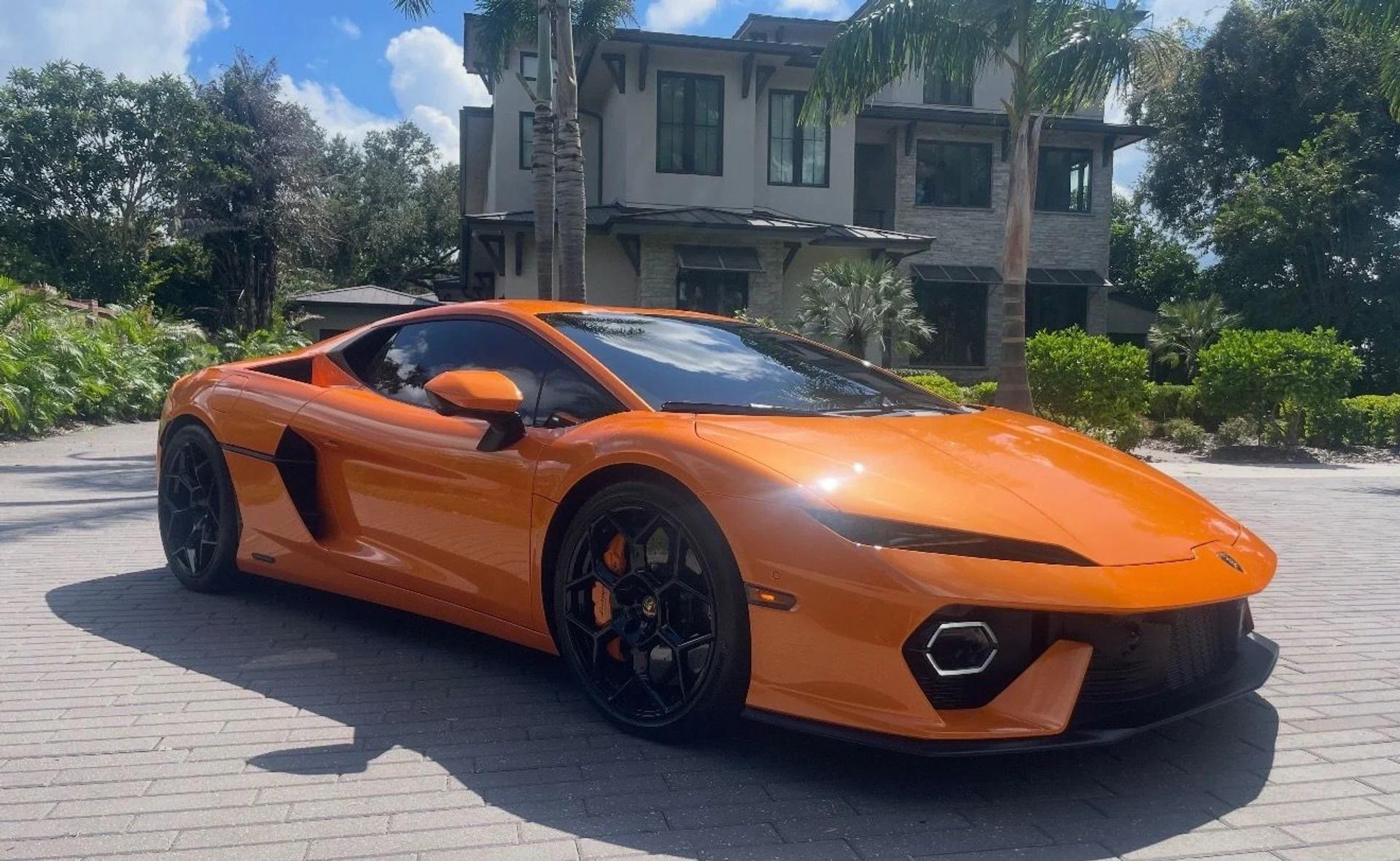 mph001_2345949837_Used_2026_Lamborghini_Temerario_1790890946_c2fa39b900